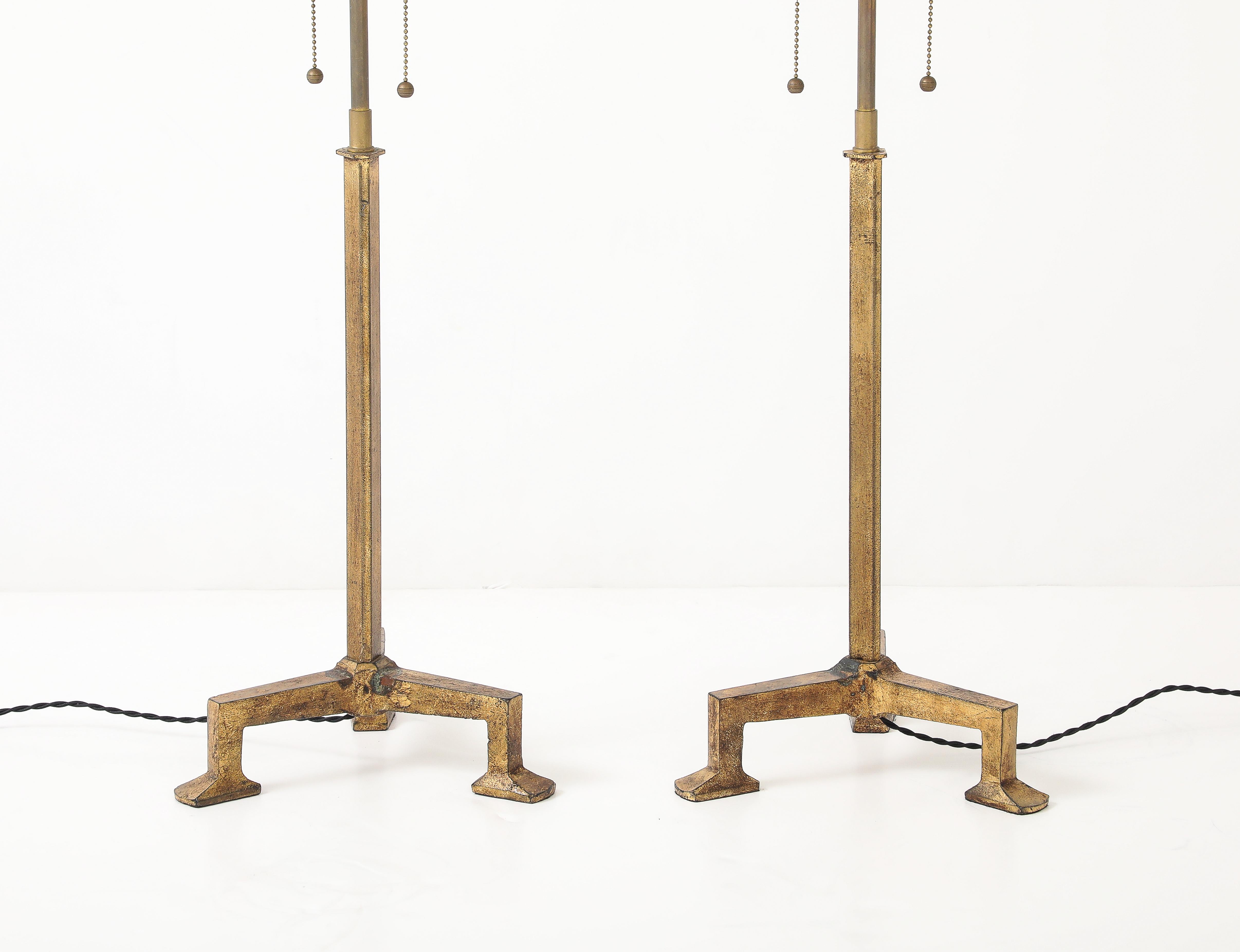 Lampade in ferro dorato in stile Giacometti in vendita 1