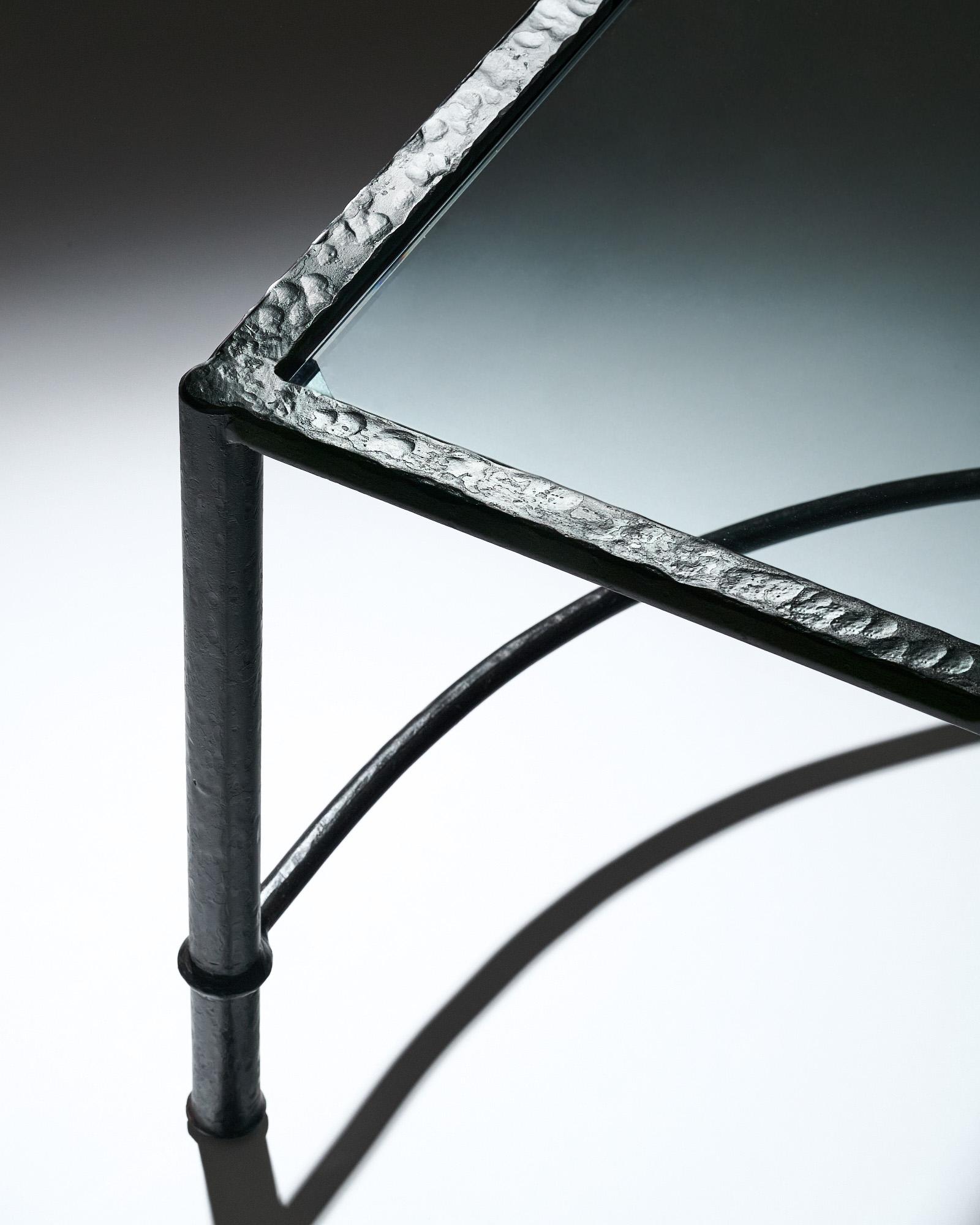 Giacometti Stil Italienisch Eisen Couchtisch im Angebot 1