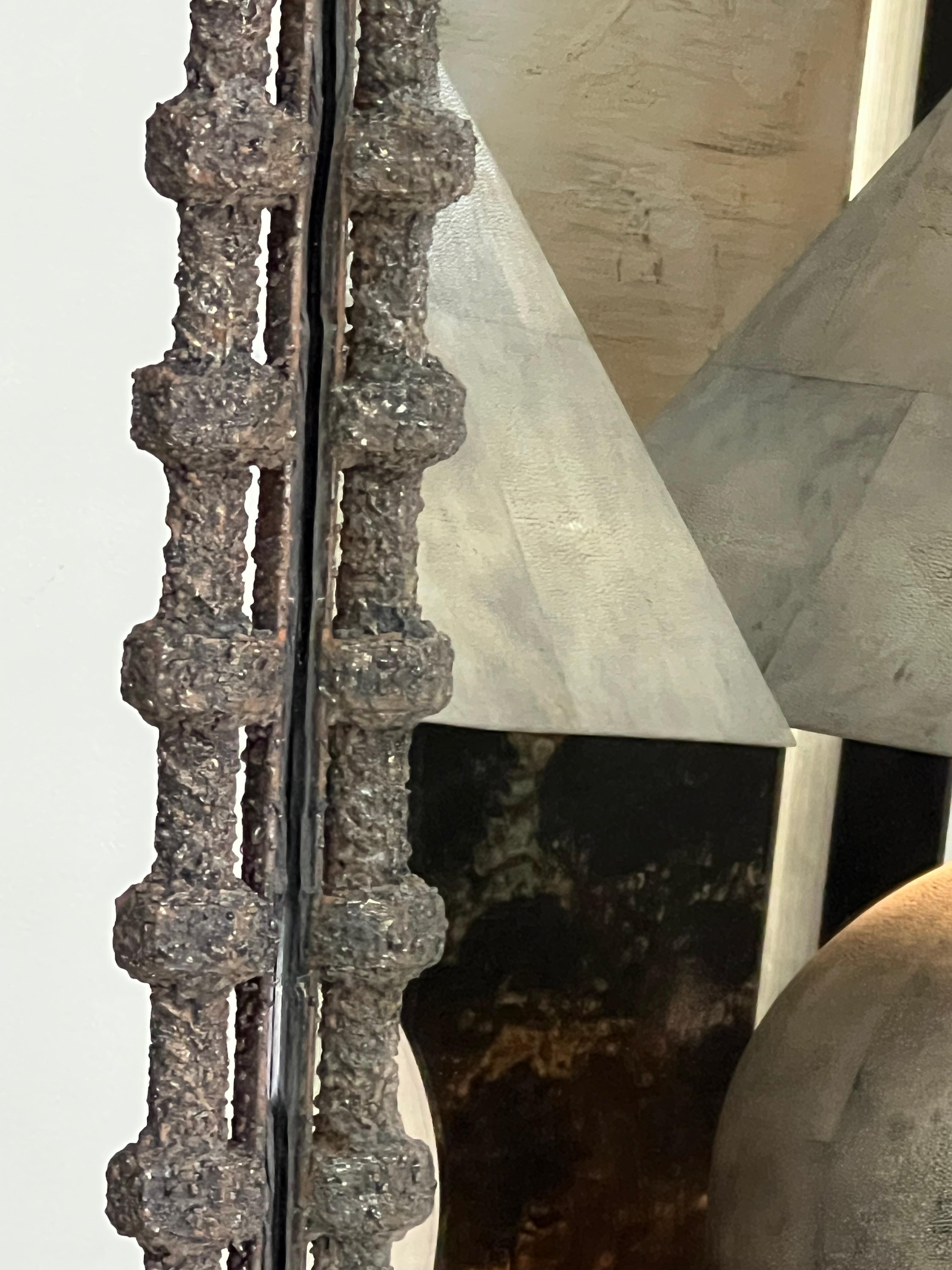 Metà XX secolo Specchio in stile Giacometti di Jean Louis Chavin 1960 in vendita