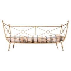 Neoklassizistisches Tagesbett oder Sofa im Giacometti-Stil aus vergoldetem Eisen, 7 Ft