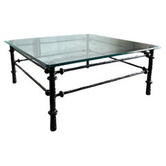 Quadratischer Couchtisch im Giacometti-Stil mit patinierter Bronzeoberfläche