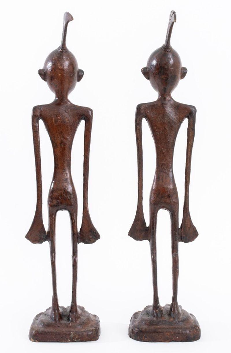 Patinato Figure di nudo in metallo patinato in stile Giacometti, Pr in vendita