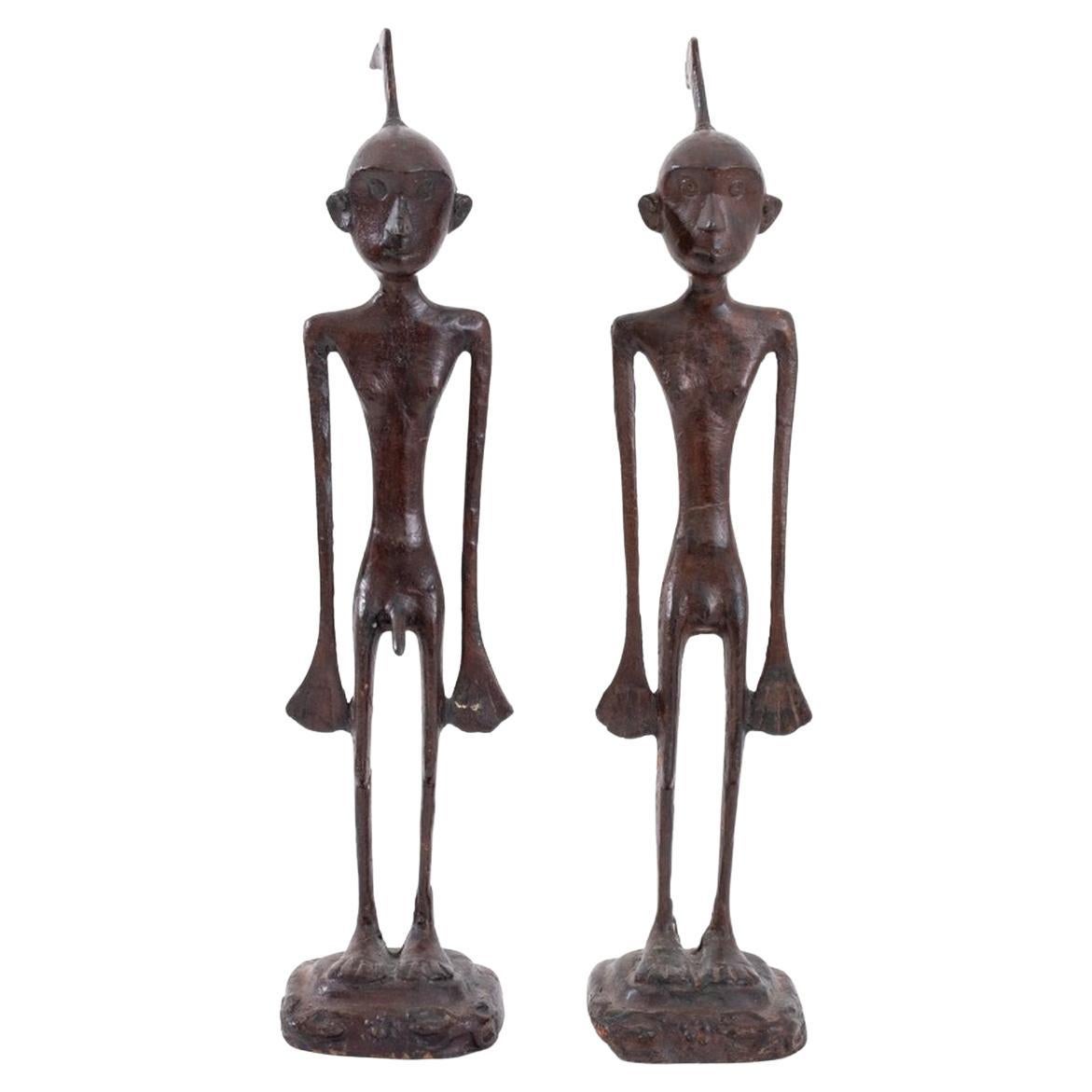 Figuras desnudas de metal patinado estilo Giacometti, Pr