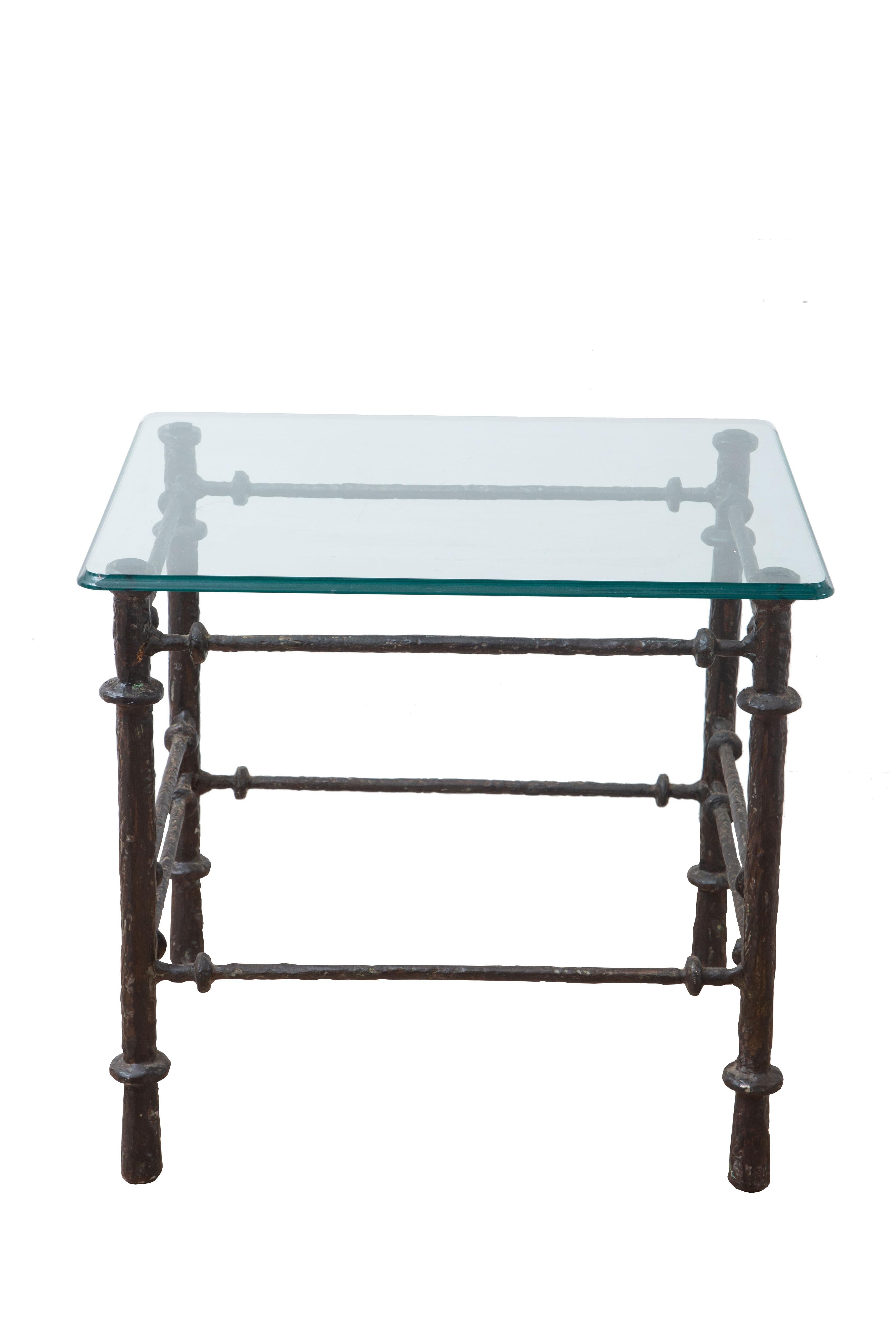 Giacometti style, side or end table with beveled glass top, USA 1980
Bronze and verdigris patina over steel
Located in our store in Miami ready for shipping.