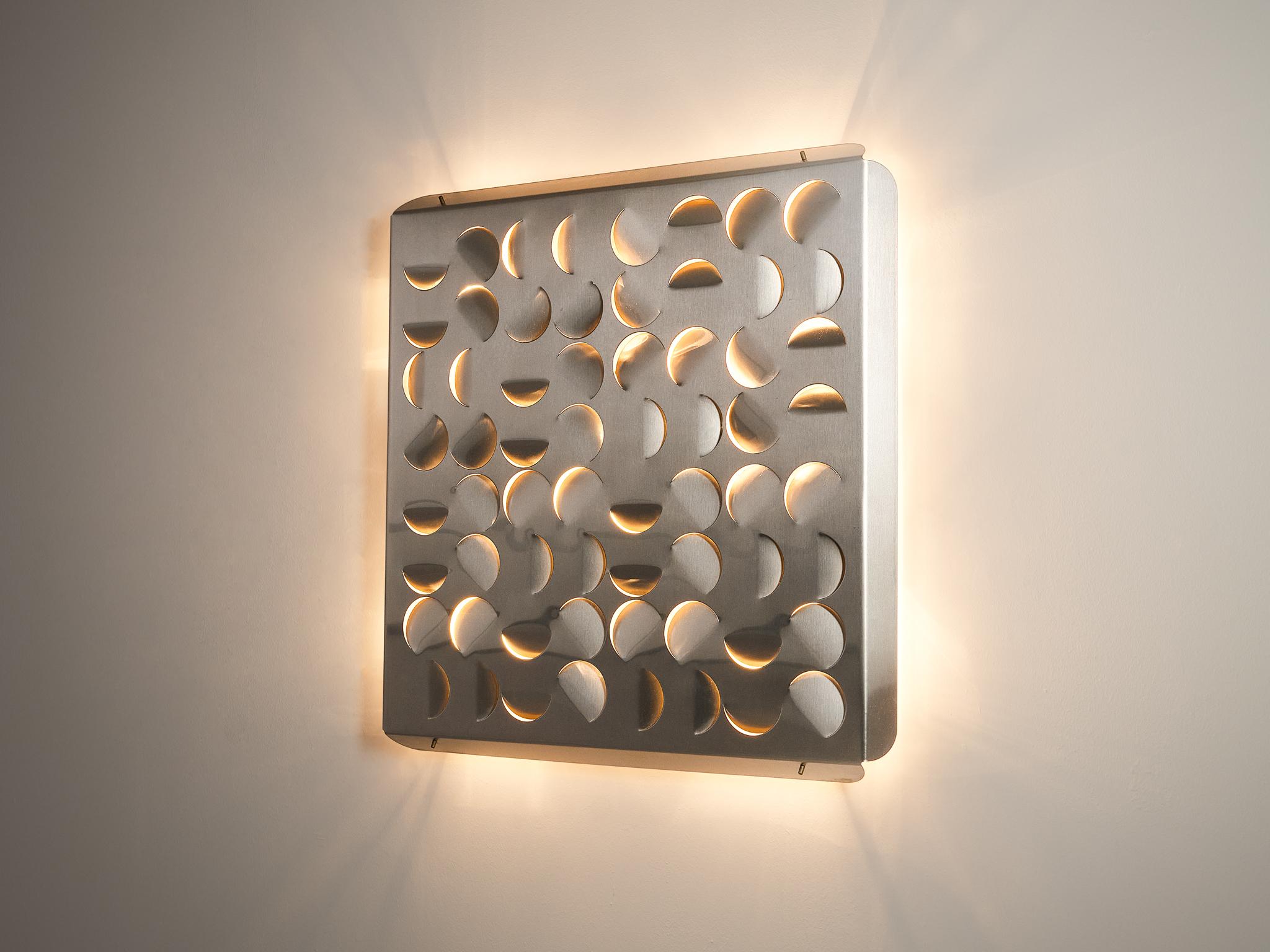 Giacomo Benevelli for Missaglia, 'Arabesco' wall-mounted light sculpture, metal, Italy, circa 1967

Italian designer and sculptor Giacomo Benevelli (1925-2011) designed this mesmerizing light sculpture around 1967. He is known for utilizing metal as