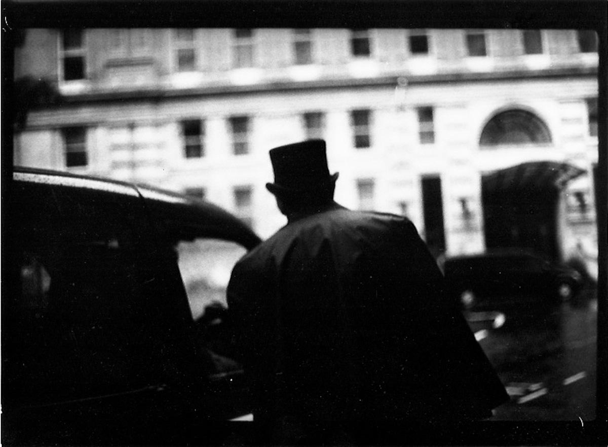 Ohne Titel #14 (Man Taxi Mayfair) von Eternal London - Giacomo Brunelli