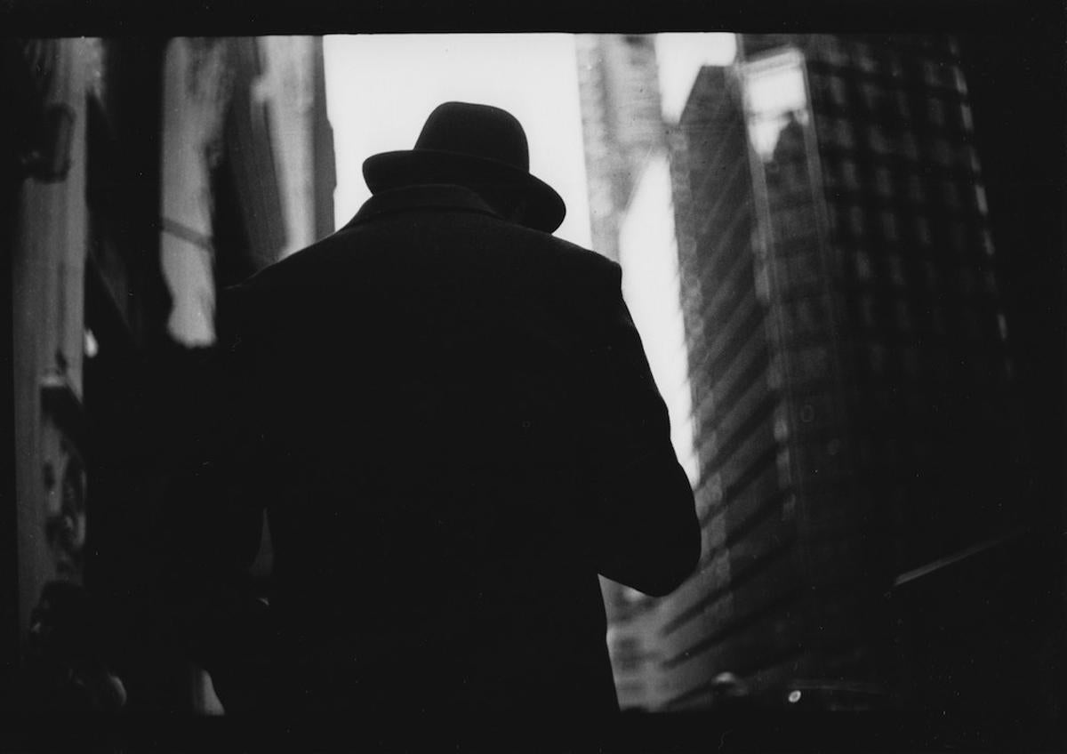 Giacomo Brunelli Black and White Photograph - Untitled #6 from New York - Black and White, Street Photography, Silhouette