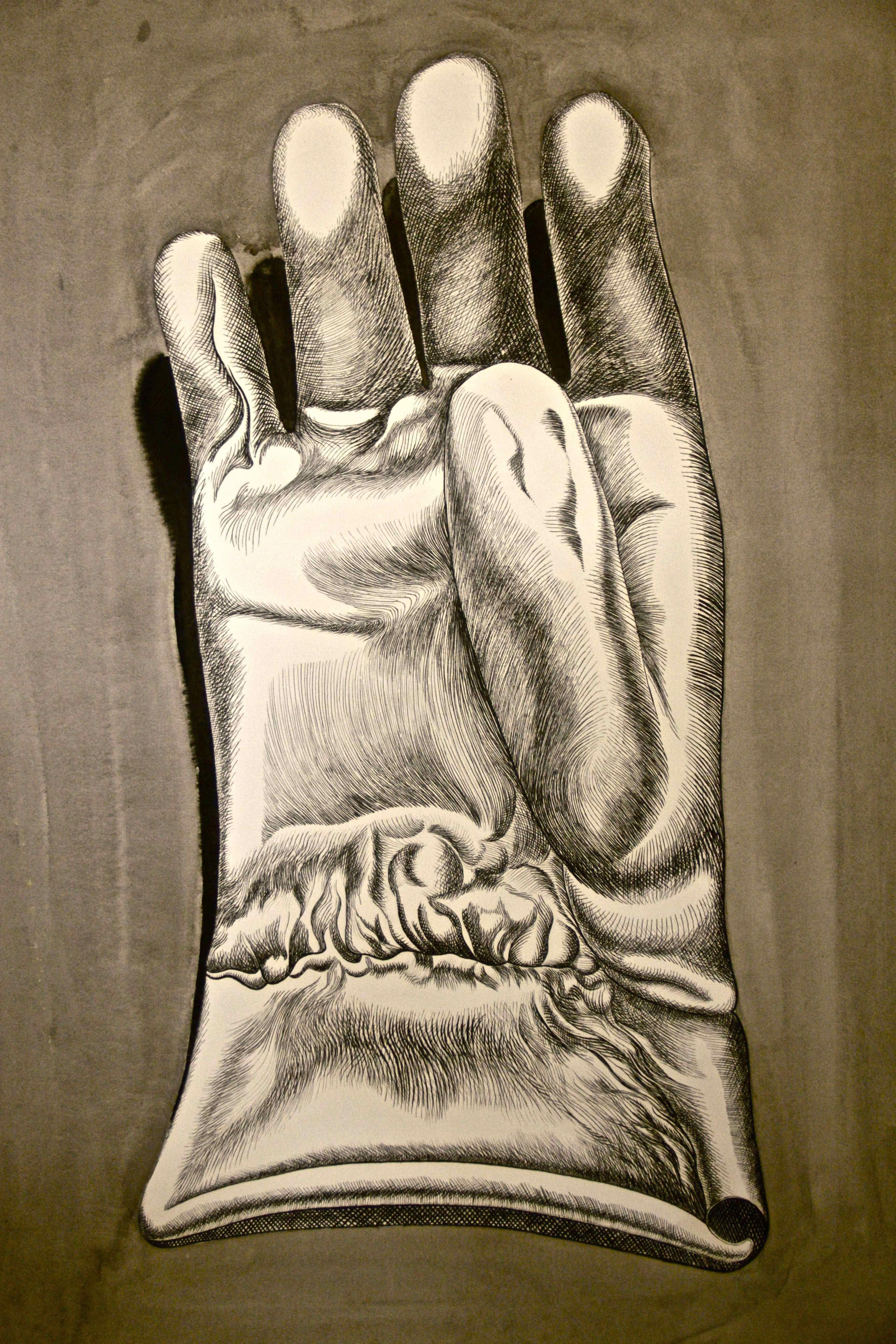 Glove is a beautiful color etching on paper, realized in 1972 by the Italian artist Giacomo Porzano (1925-2006). Unique color variation.

Hand-signed and dated by Giacomo Porzano in pencil. With the unmistakable master's touch, this contemporary