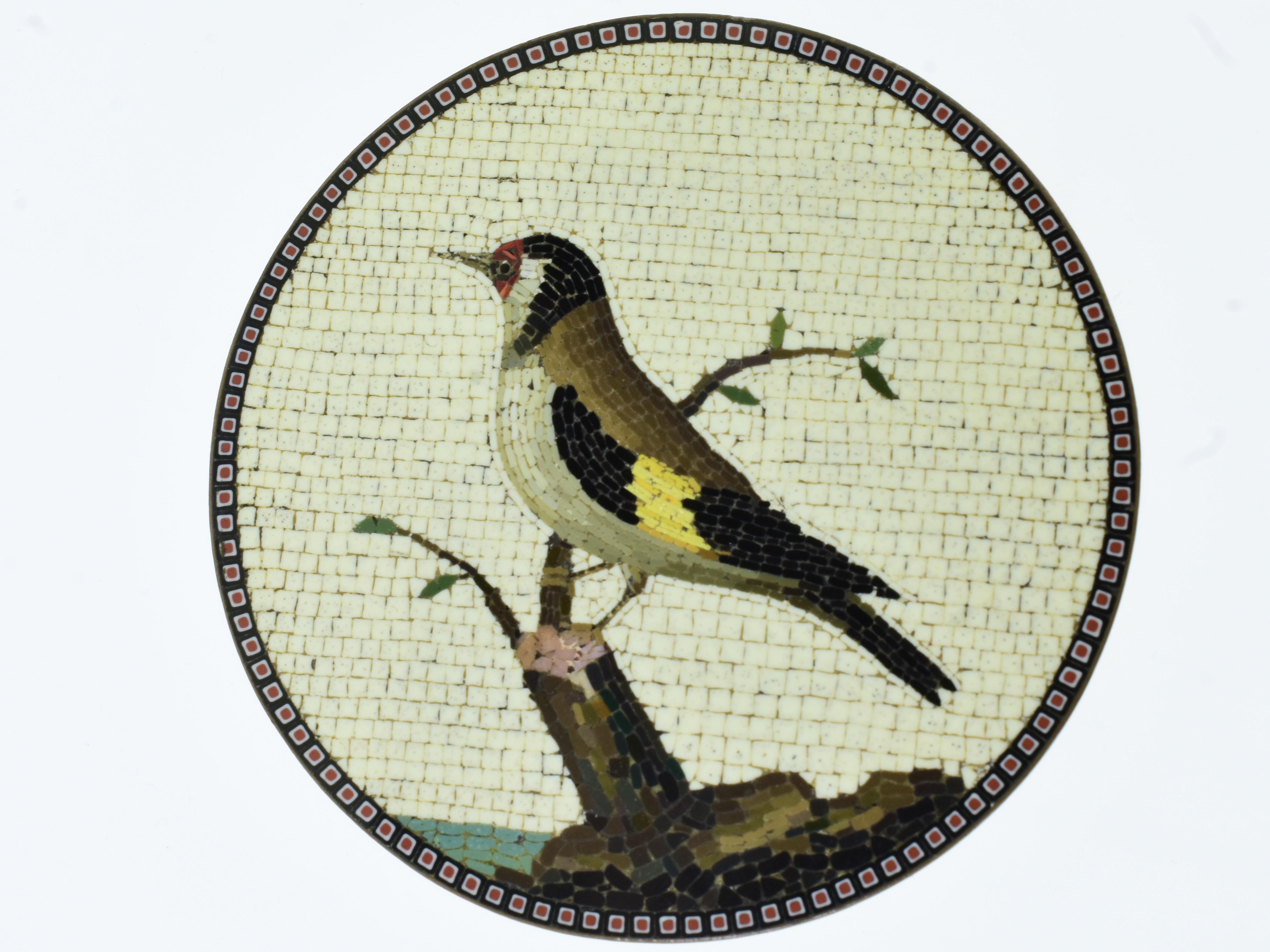 Giacomo Raffaelli firmado y fechado en 1784, Rara placa de micromosaico del Jilguero en Excelente estado para la venta en Aspen, CO