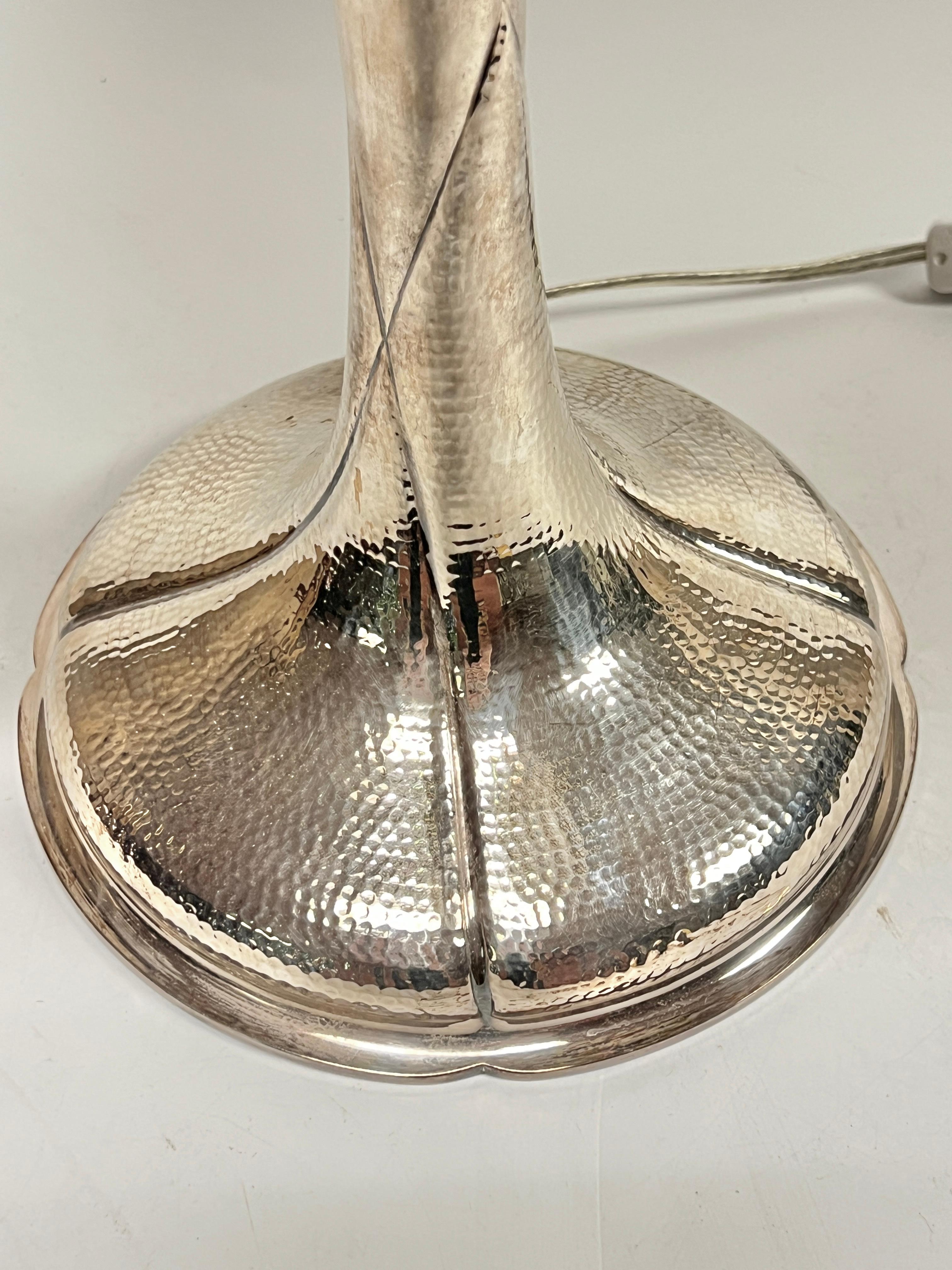 Lampada da tavolo in argento stile Tiffany di Giacomo Vavassori In condizioni buone in vendita a New York, NY