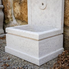 Giallo d’Istria Wall fountain