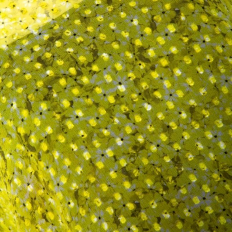 Giambatista Valli Yellow Textured Floral Print Silk Blouse XS Bon état - En vente à Dubai, Al Qouz 2