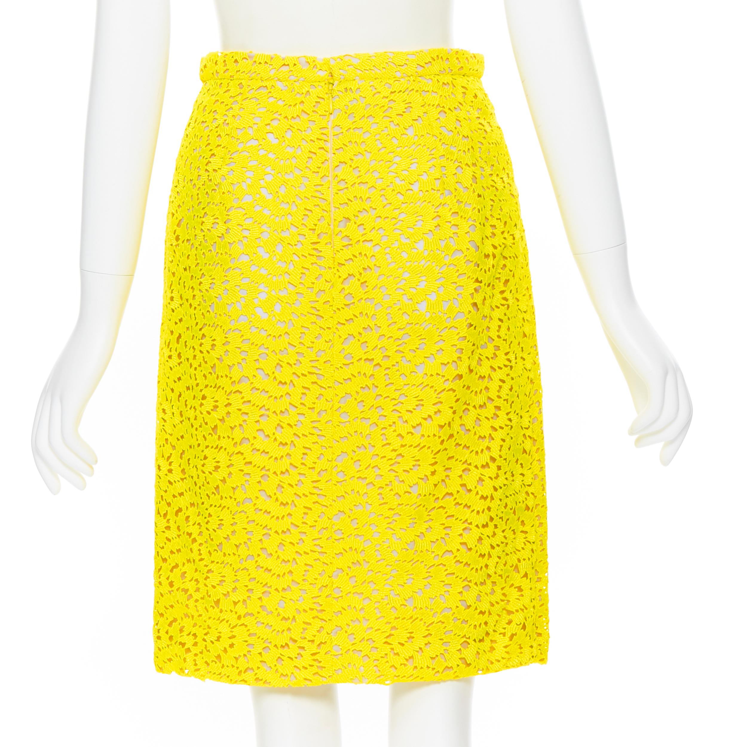 Yellow GIAMBATTISTA VALLI 2015 neon bright yellow lace pencil skirt XXS 25