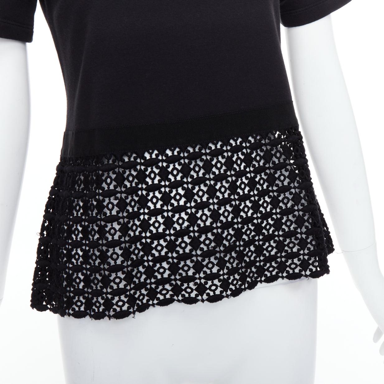 GIAMBATTISTA VALLI black cotton geometric lace hem tshirt IT38 XXS
Reference: LNKO/A02459
Brand: Giambattista Valli
Material: Cotton
Color: Black
Pattern: Solid
Closure: Pullover
Extra Details: Lace peplum.
Made in: Italy

CONDITION:
Condition: Very