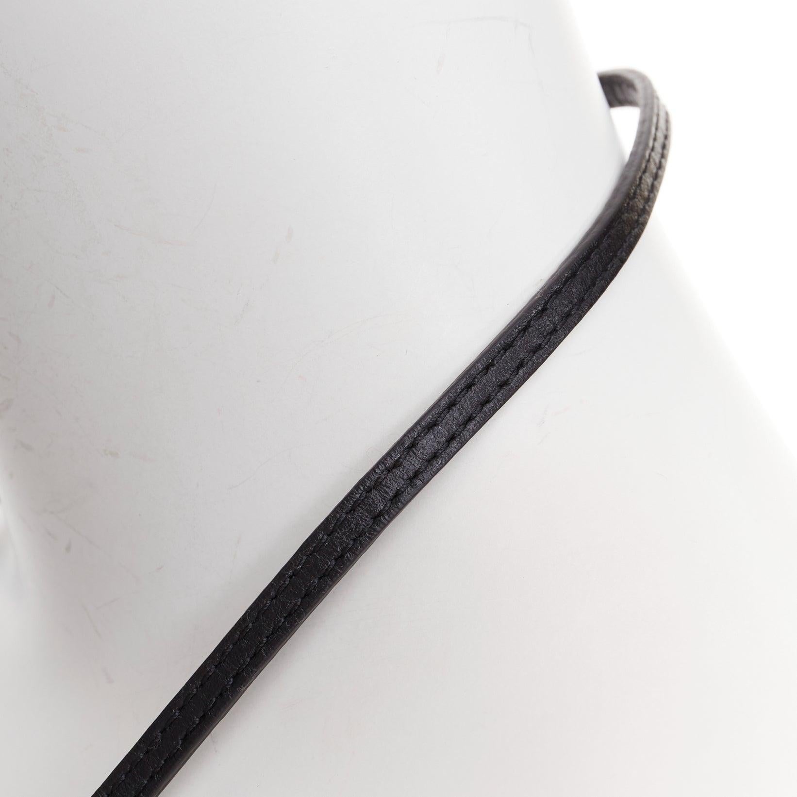 Giambattista Valli collana mini busta in pelle nera in vendita 2