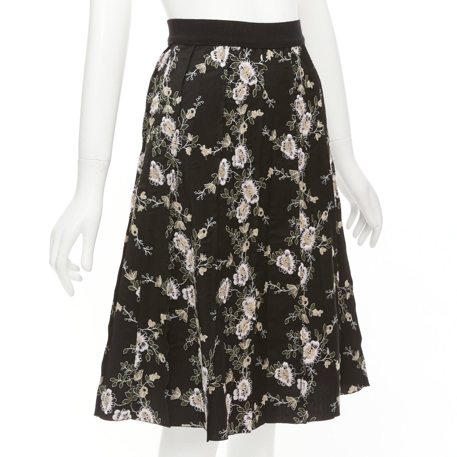 Black GIAMBATTISTA VALLI black pink floral embroidered 100% wool midi skirt IT38 XS For Sale