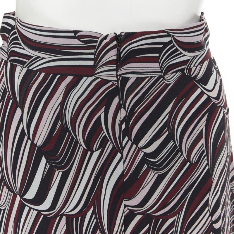 GIAMBATTISTA VALLI Jupe midi en soie noire et rouge tropicale 100 %, Taille IT38 XS en vente 3