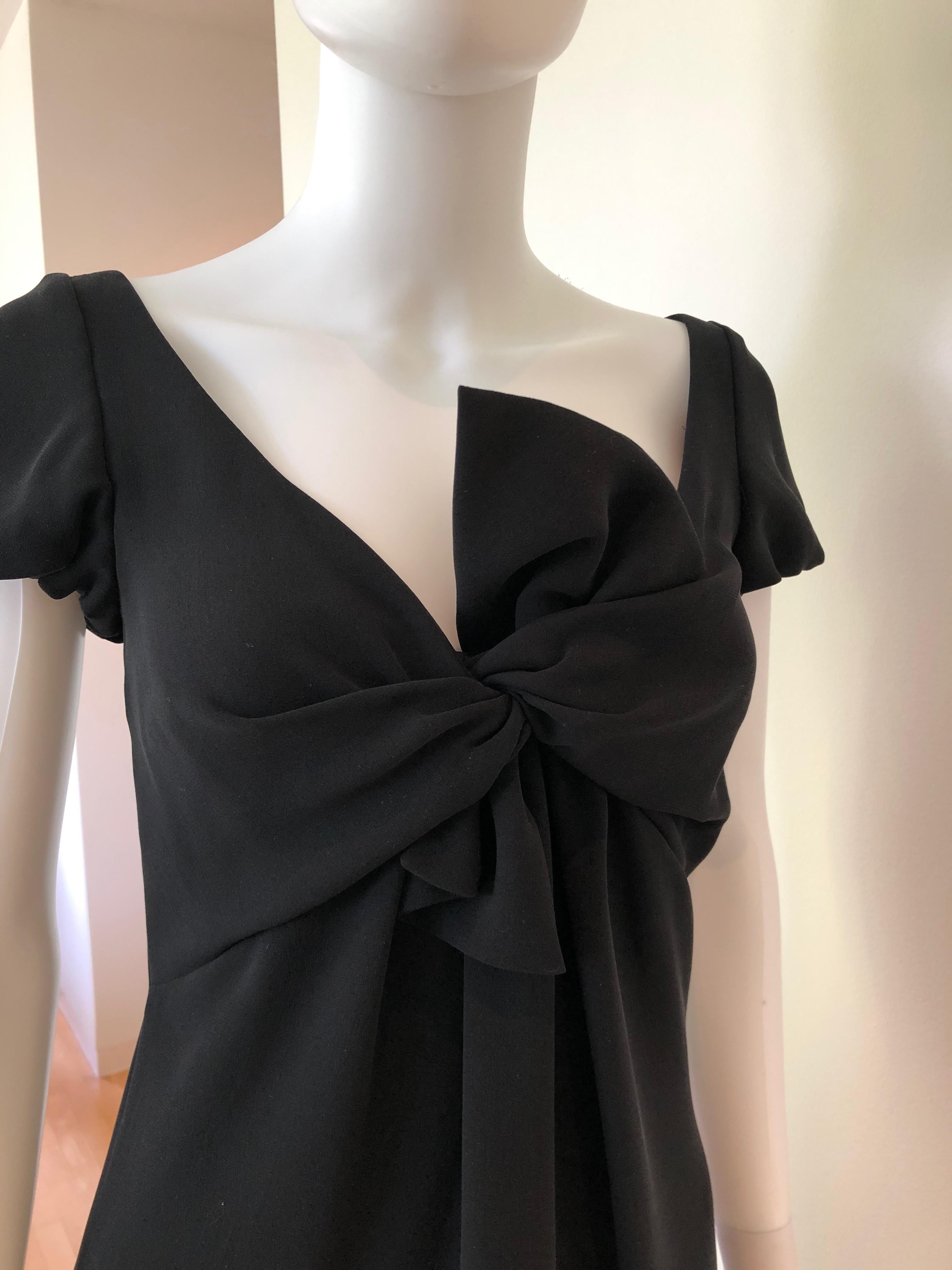 Women's Giambattista Valli Black Sueded Silk Size 42/S Cocktail Dress w/ Princess Sleeve For Sale