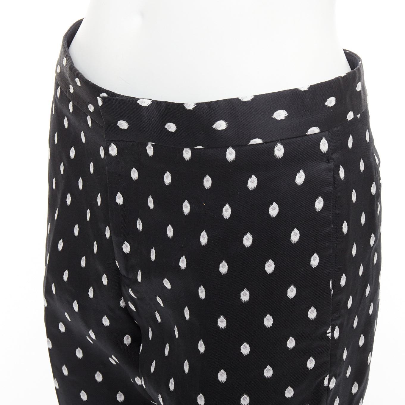 GIAMBATTISTA VALLI black white dot brocade tapered crop pants IT40 XS
Reference: MECG/A00139
Brand: Giambattista Valli
Material: Polyester
Color: Black, White
Pattern: Polka Dot
Closure: Zip Fly
Extra Details: Back pockets.
Made in: