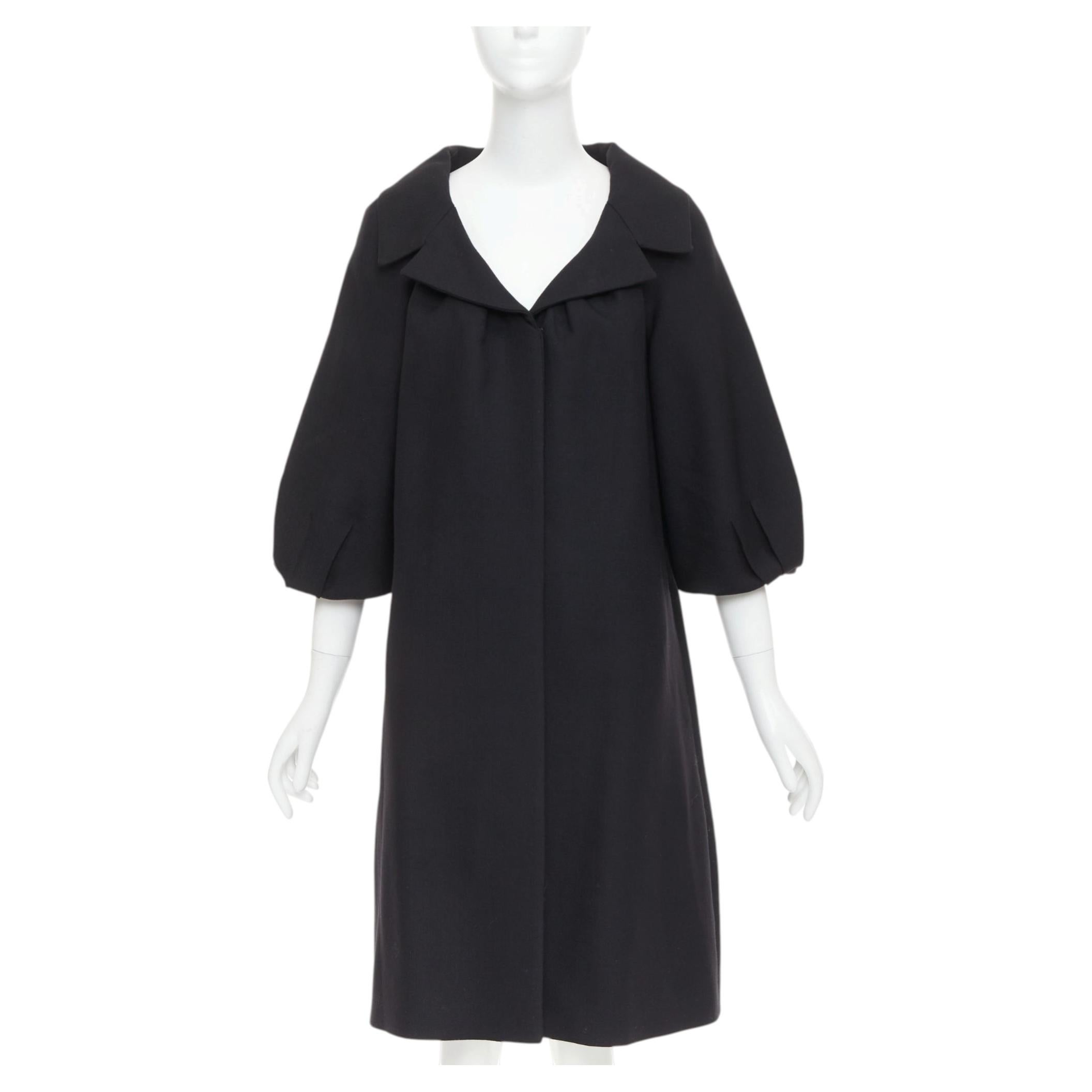 Giambattista Valli : manteau long en laine noire à manches bouffantes, col évasé et coupe swing, taille IT38, XXS en vente