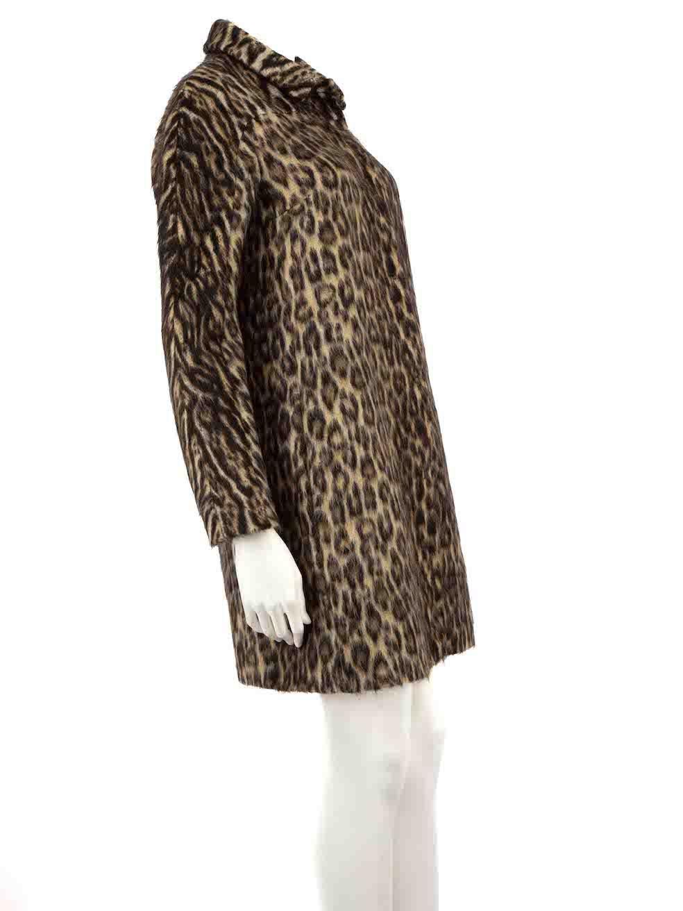 CONDITION is Very good. Minimal wear to coat is evident. Minimal wear with the brand label at the rear neckline lining having become detached at one side on this used Giambattista Valli designer resale item.
 
Details
Brown
Brushed wool
Coat
Leopard