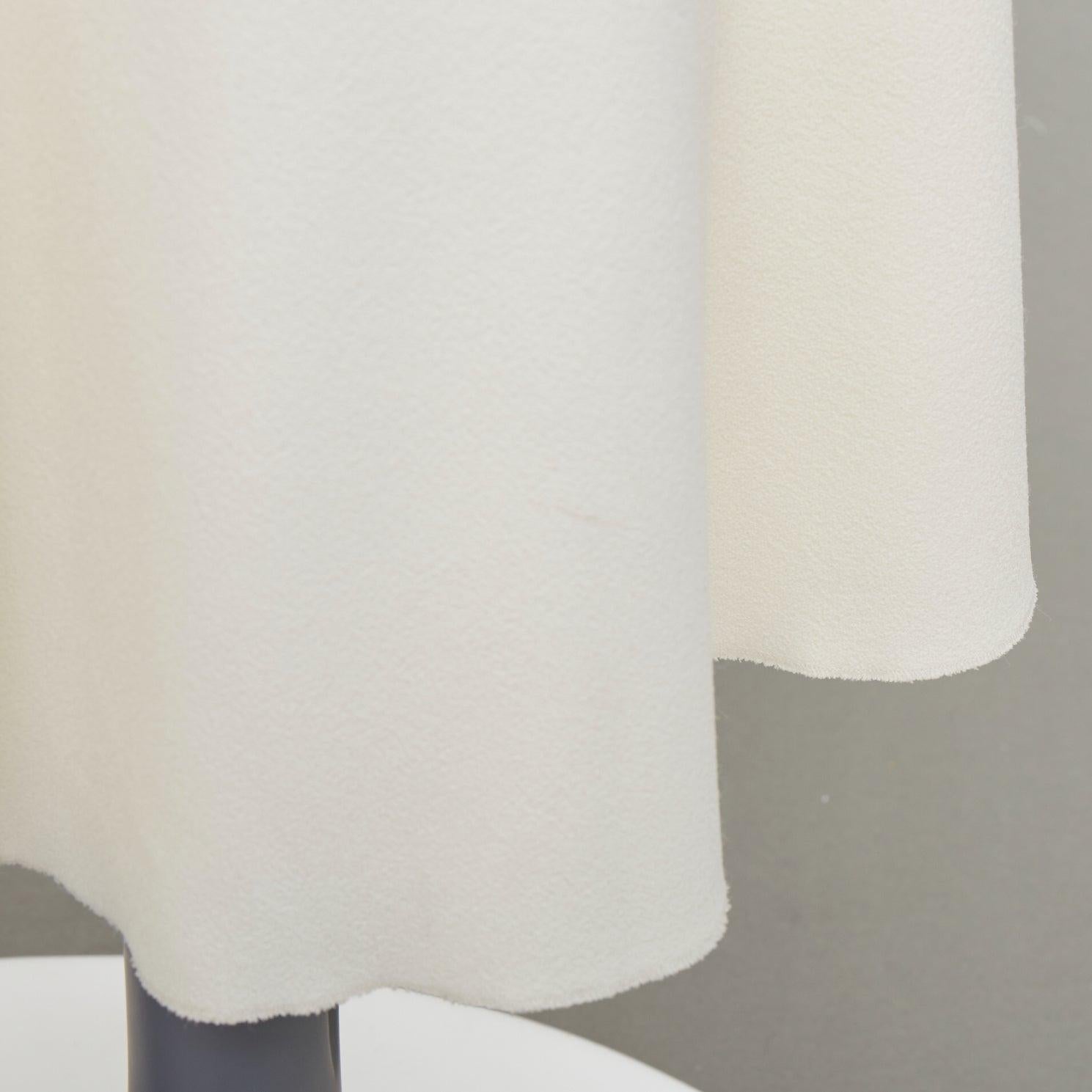 GIAMBATTISTA VALLI cream silk lined high waist flute mermaid midi skirt IT38 XS For Sale 2
