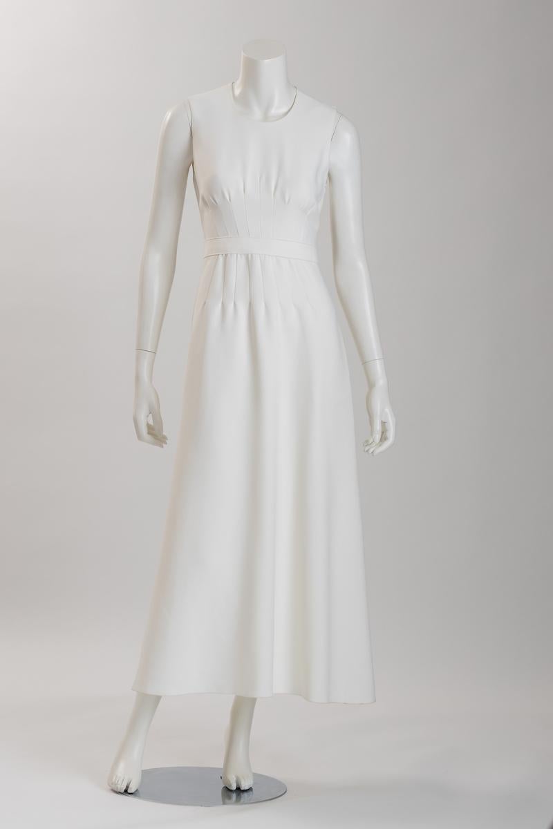 Giambattista Valli Elfenbeinfarbenes ärmelloses Hochzeitskleid aus Krepp EU 40 im Angebot 3