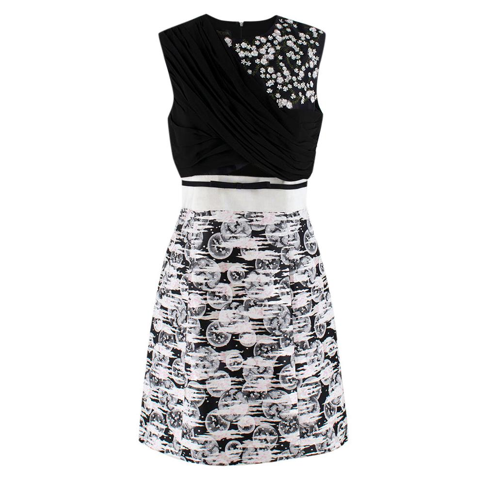 Giambattista Valli Monochrome Embellished Sleeveless Skater Dress - Size US 8 For Sale