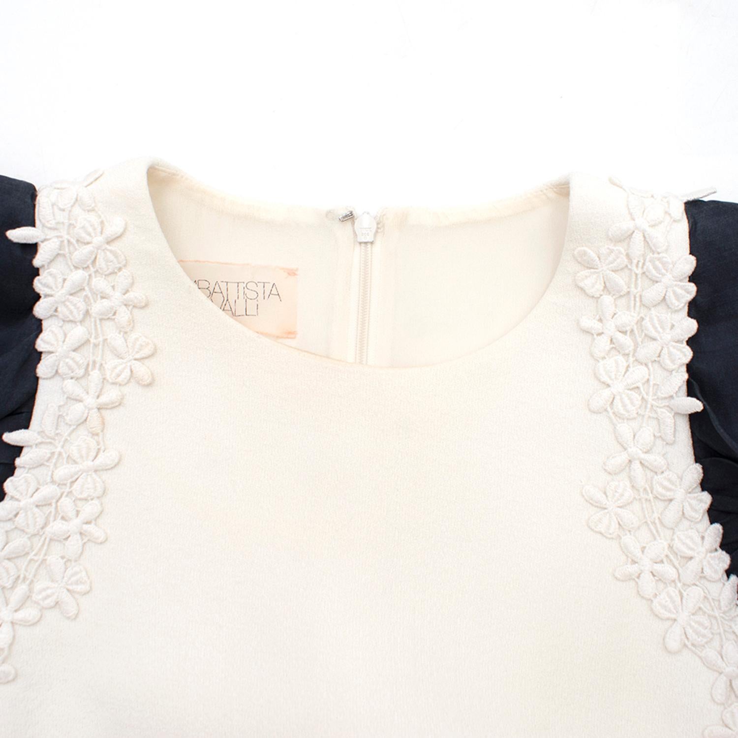 Giambattista Valli Monochrome Floral Embroidered Shift Dress XXS/38 In Excellent Condition For Sale In London, GB