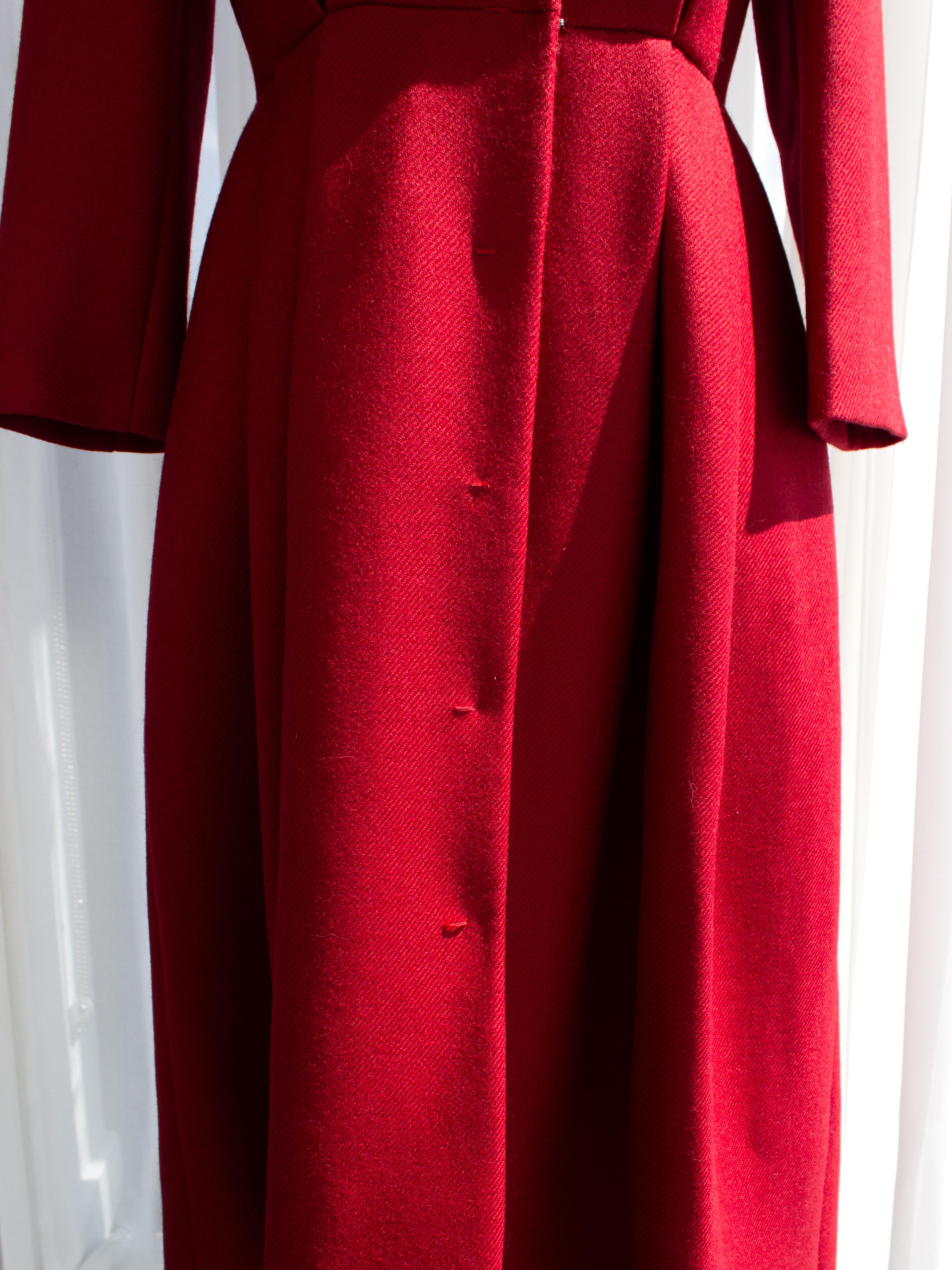 Giambattista Valli Parigino Cappotto Midi a clessidra in lana rossa In condizioni ottime in vendita a Jersey City, NJ