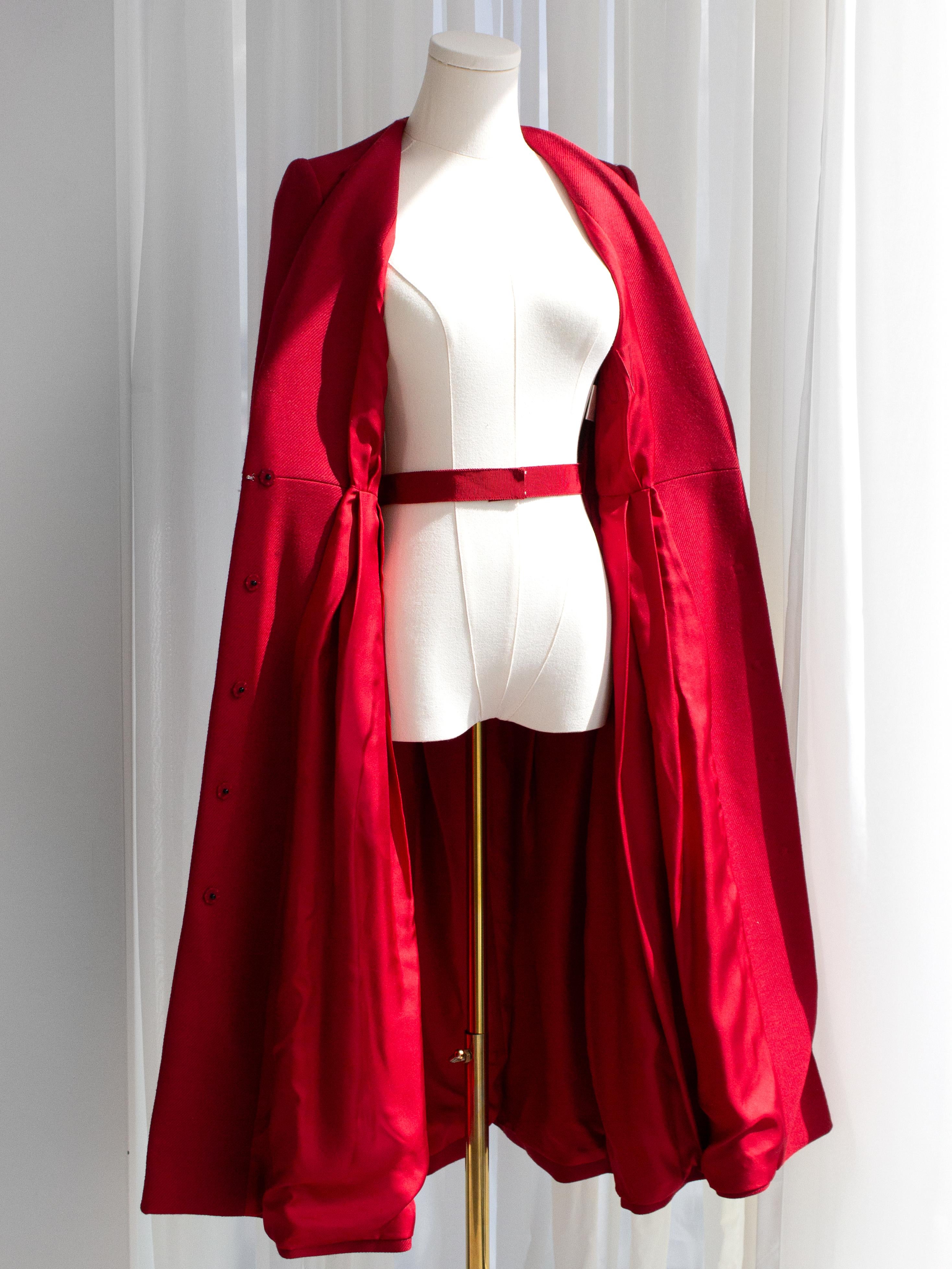 Giambattista Valli Parigino Cappotto Midi a clessidra in lana rossa in vendita 4