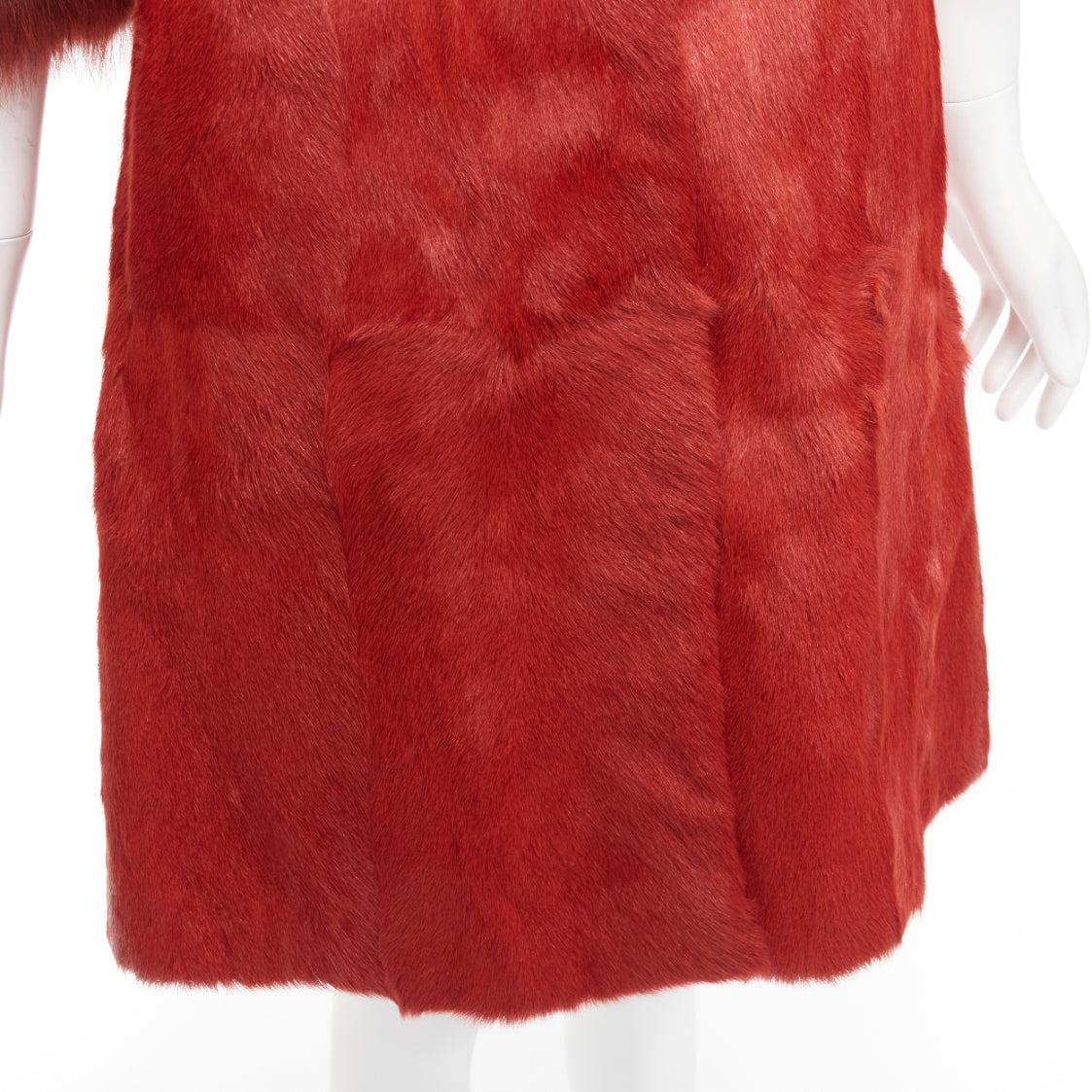 GIAMBATTISTA VALLI red genuine fur patchwork contrast raglan sleeve long coat For Sale 3