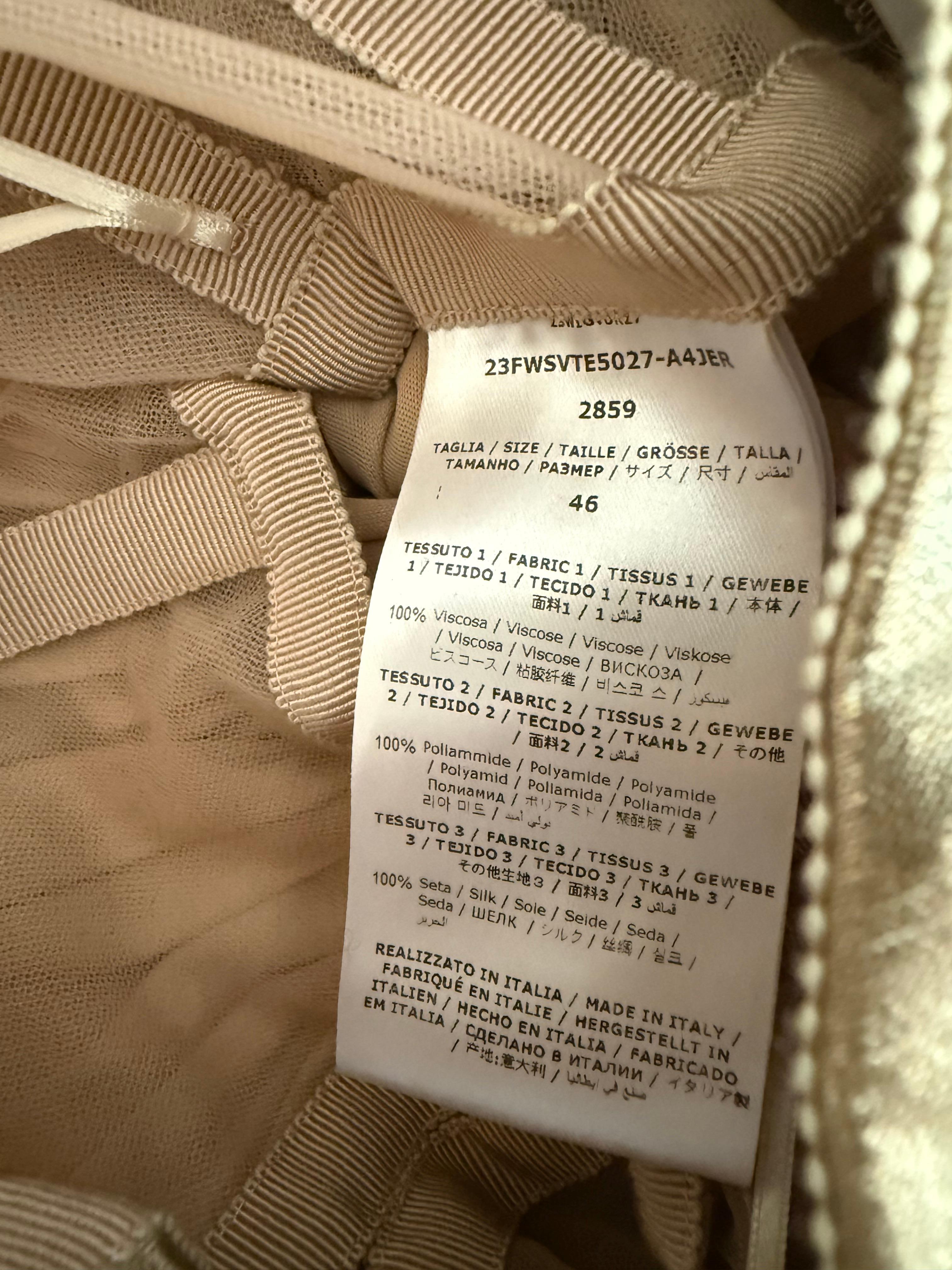 GIAMBATTISTA VALLI Pasarela F/W 2023 Vestido de diosa de lamé dorado NWT IT 46 en venta 8