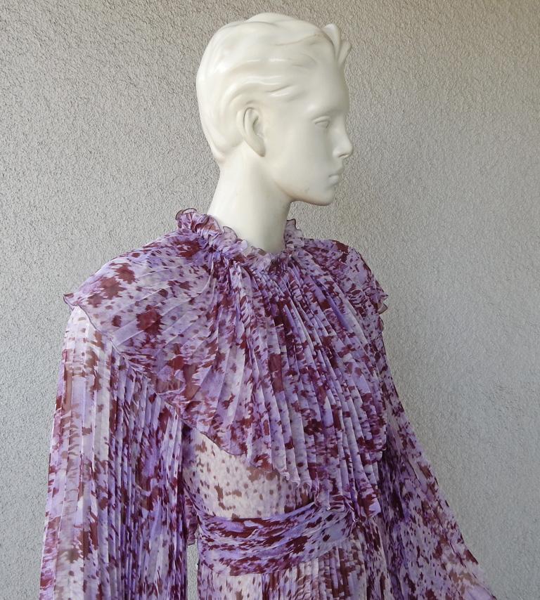 Giambattista Valli Runway - Robe en soie «tty in Purple » à imprimé éclabousssures  Pour femmes en vente