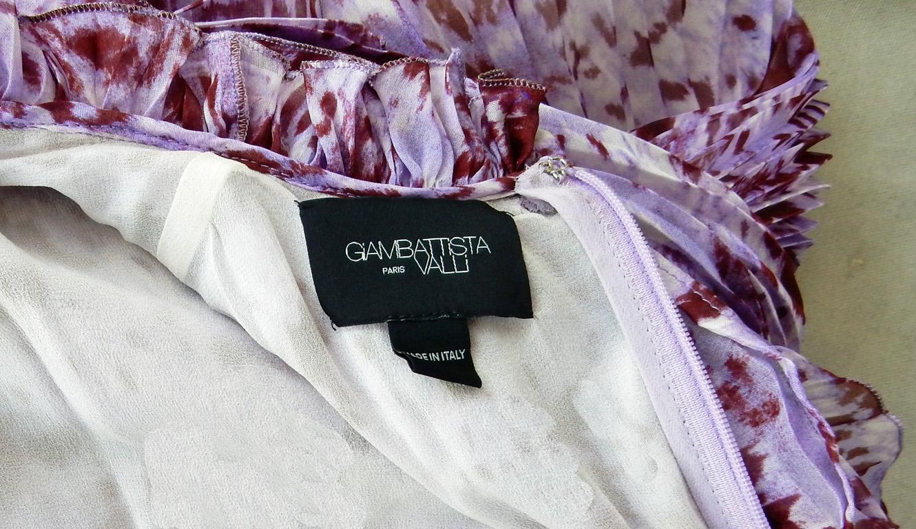 Giambattista Valli Runway - Robe en soie «tty in Purple » à imprimé éclabousssures  en vente 4