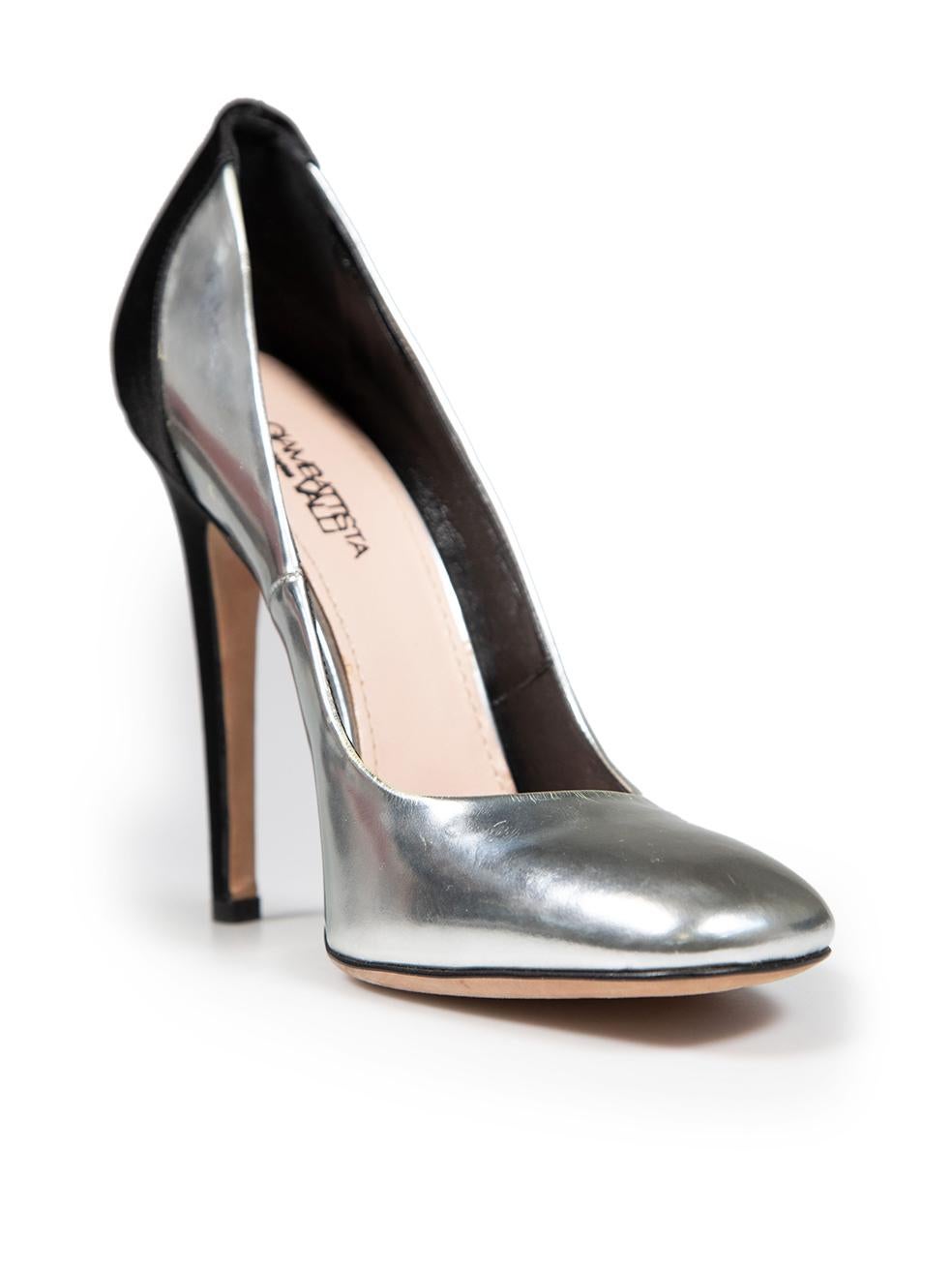 CONDITION is Very good. Minimal wear to the pumps is evident. Small scratches to the front of the left shoe and the right side of both shoes. Light discolouration to the left side of the left shoe and creasing to the sides of the counter of both