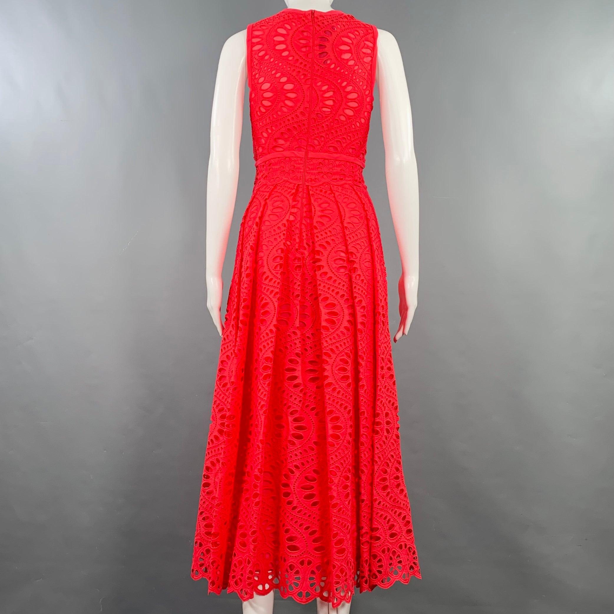 Women's GIAMBATTISTA VALLI Size 4 Fuchsia Pink Cotton Eyelet Pleated Long Dress For Sale
