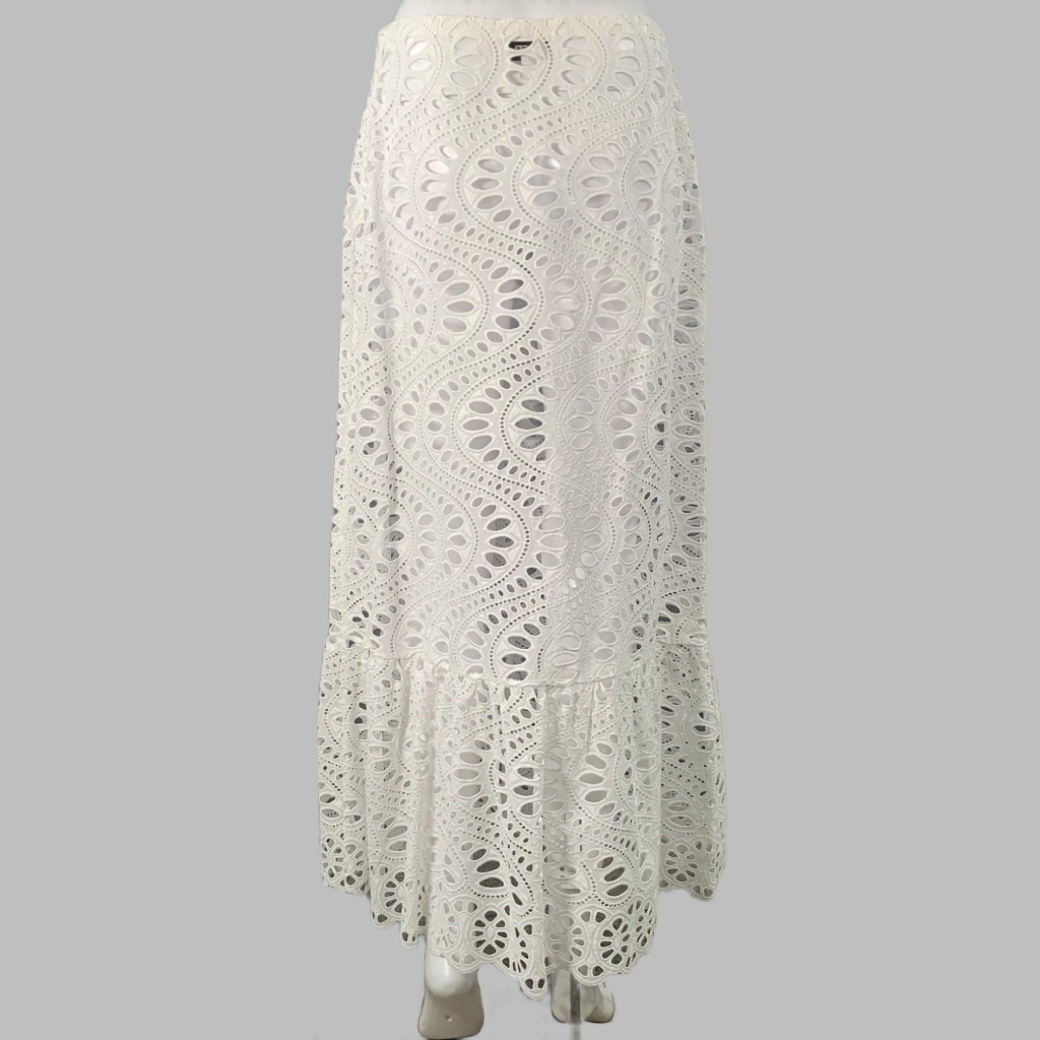 GIAMBATTISTA VALLI Size M Black Eyelet Crop Top Skirt Set Bon état - En vente à San Francisco, CA