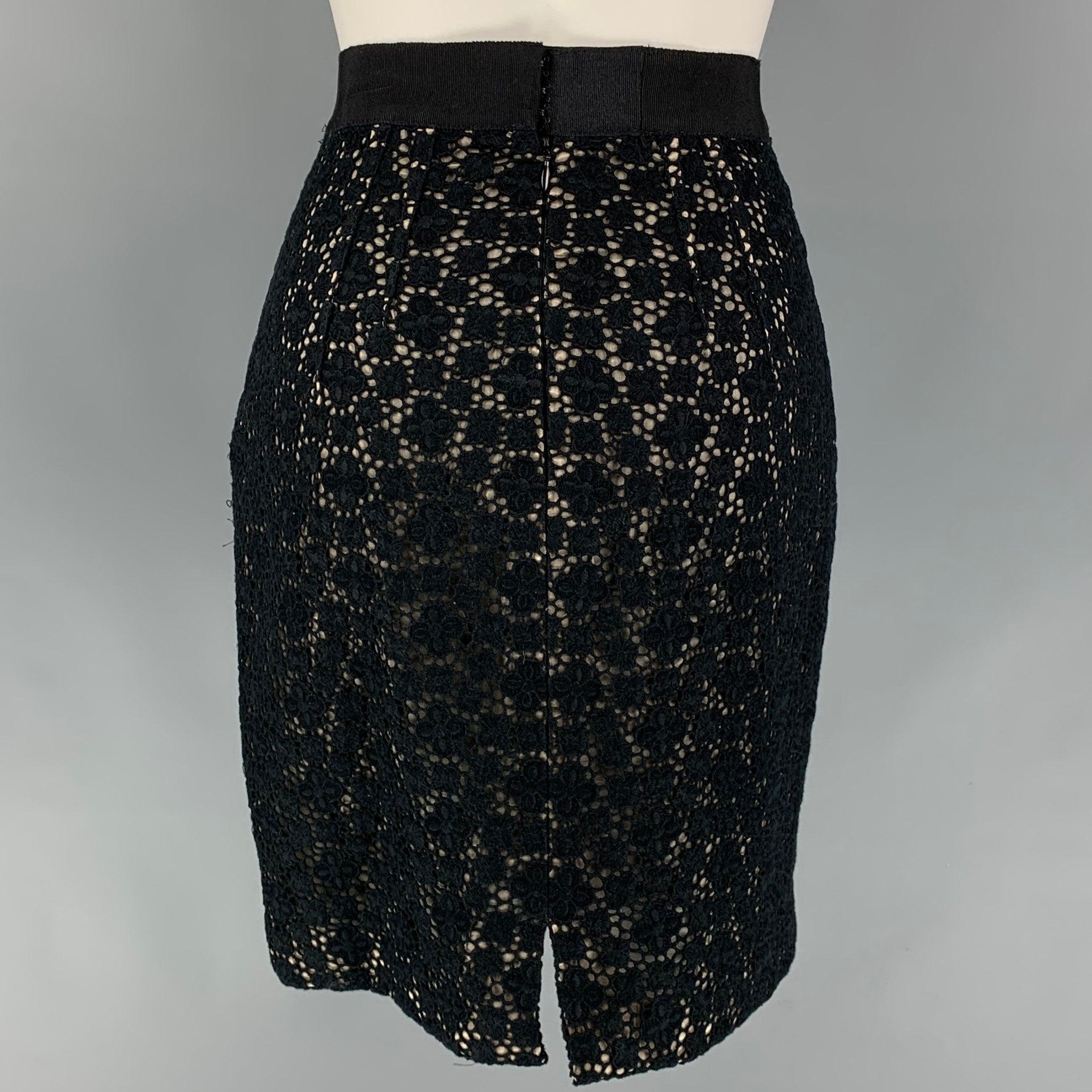 GIAMBATTISTA VALLI Size S Black Cotton Guipure Pencil Skirt In Good Condition For Sale In San Francisco, CA