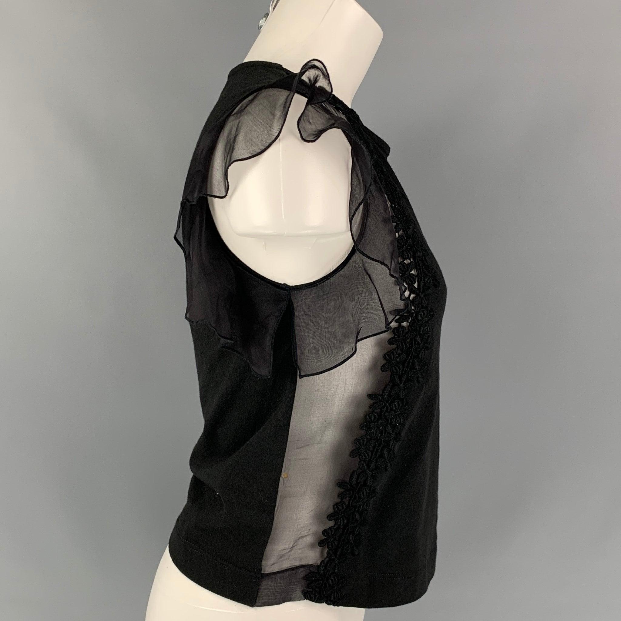GIAMBATTISTA VALLI dress top in a black cotton silk blend featuring a lace trim, embroidered details, sleeveless, and a crew-neck. Made in Italy.
Very Good
Pre-Owned Condition. 

Marked:   38/XXS 

Measurements: 
 
Shoulder: 12.5 inches  Bust: 32