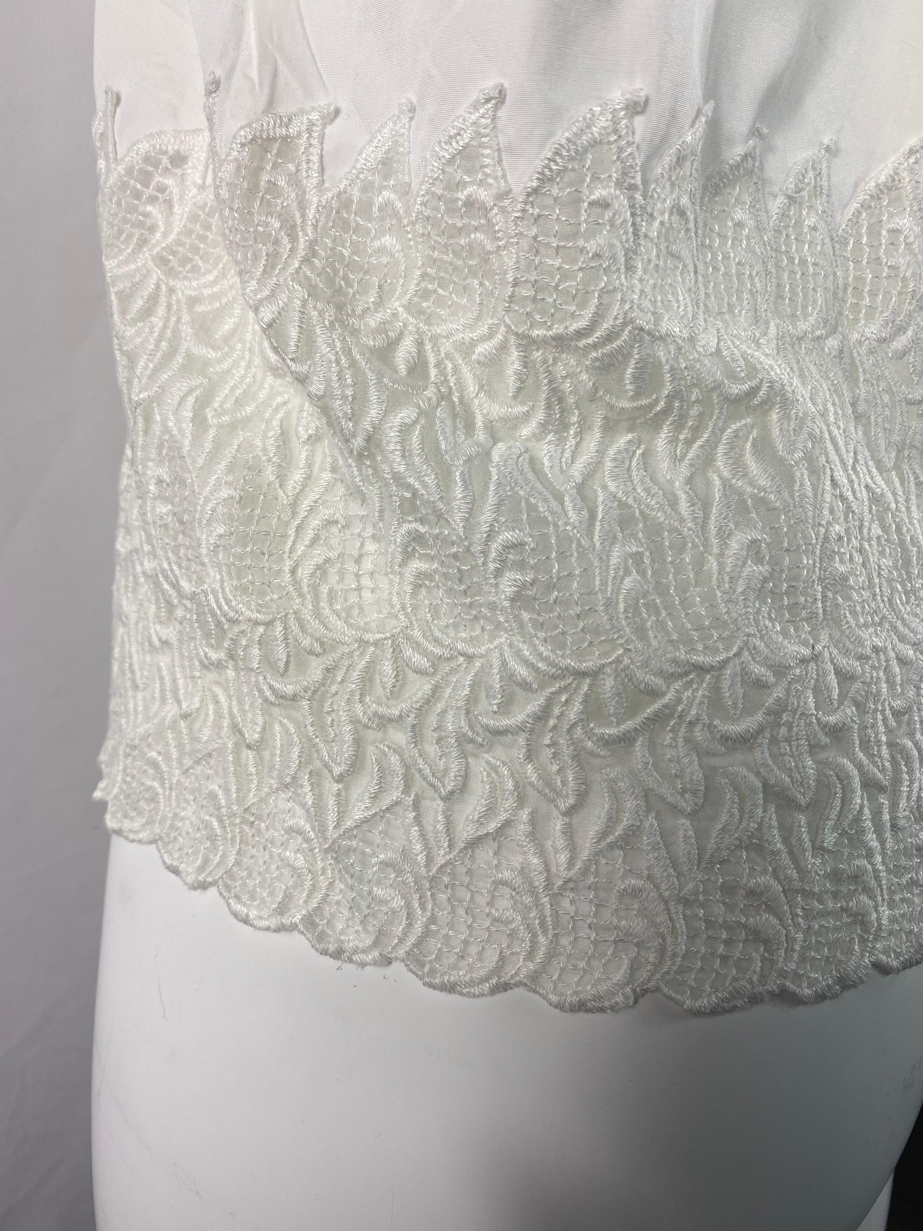 Gray Giambattista Valli White Cotton and Lace Top Blouse, Size 42 / S For Sale