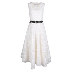Giambattista Valli White Floral Applique Embroidered Sleeveless Dress M