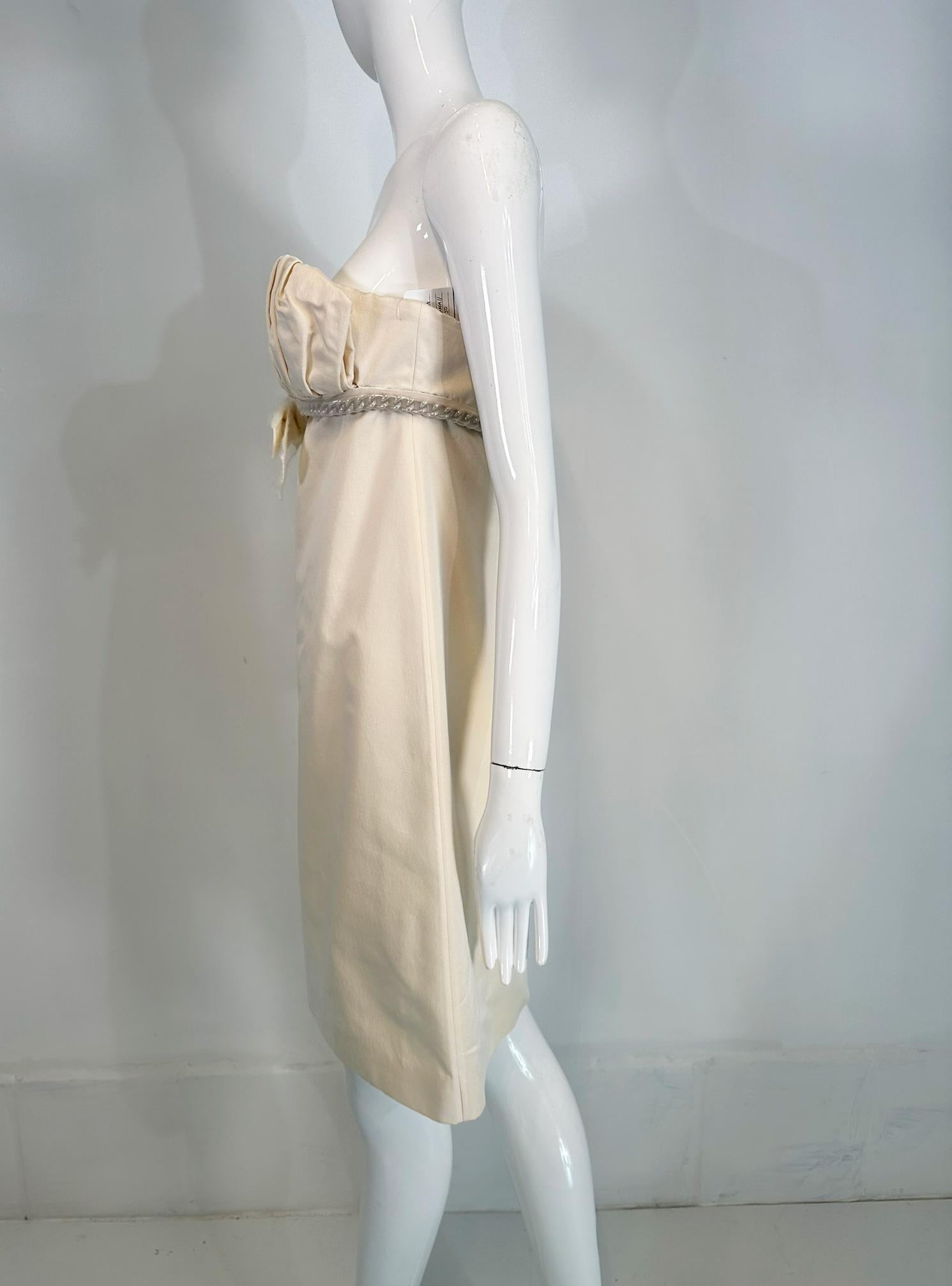 Giambattista Valli Vestido de cóctel blanco de seda sin tirantes y con lazo delantero de cadena 42 en Bueno estado para la venta en West Palm Beach, FL