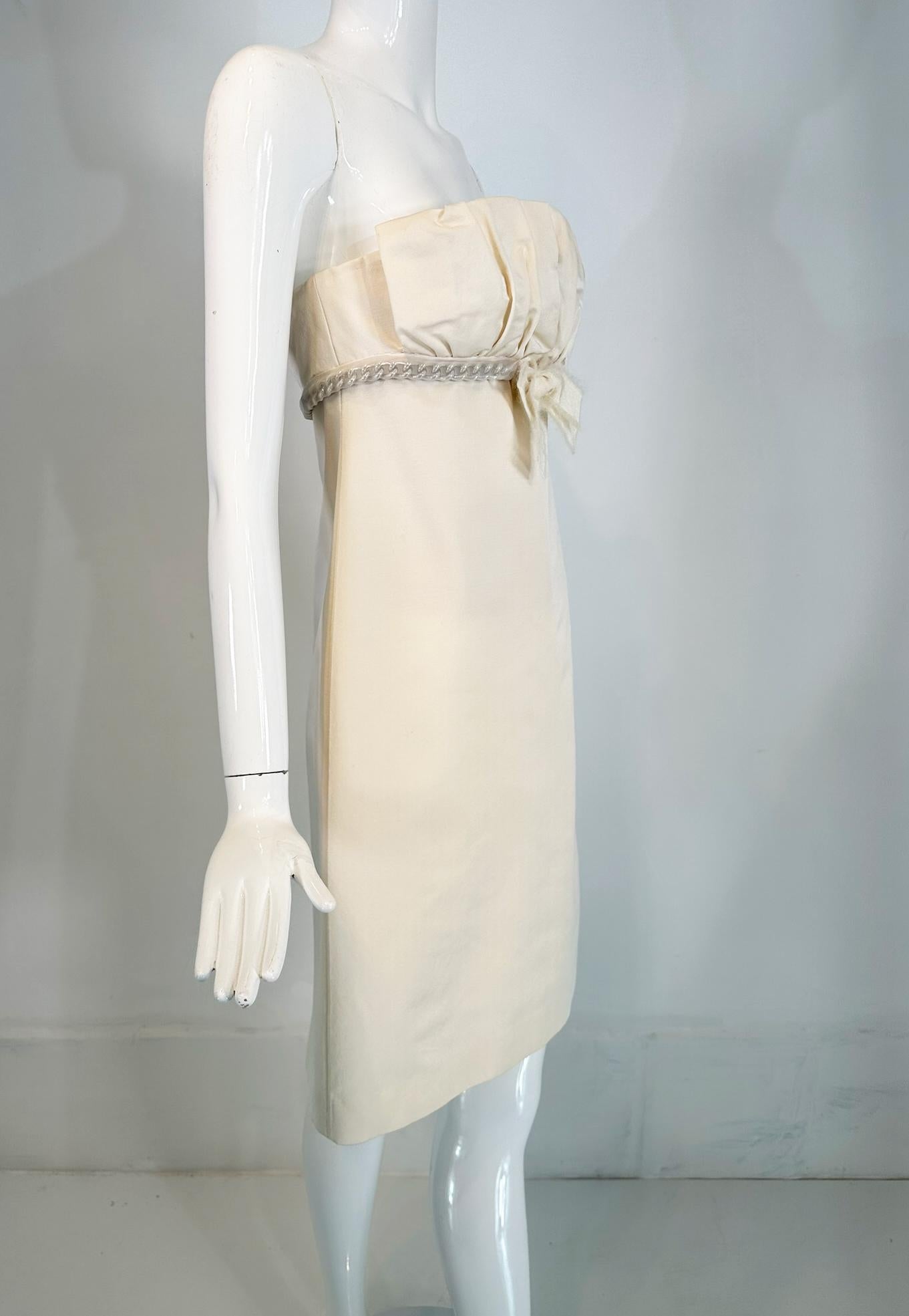 Giambattista Valli Vestido de cóctel blanco de seda sin tirantes y con lazo delantero de cadena 42 en venta 4