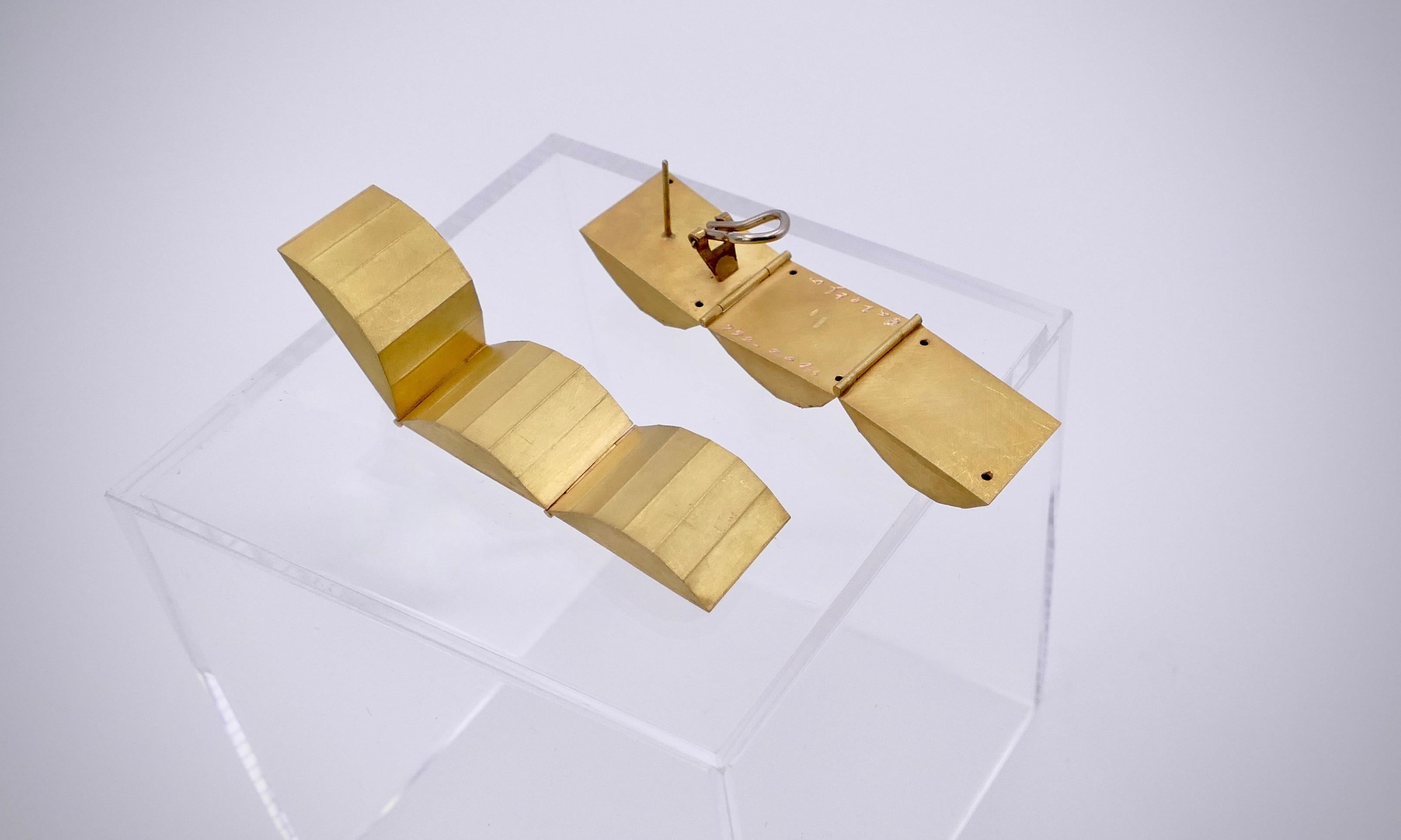 Women's Giampaolo Babetto 18ct gold articulated earrings For Sale