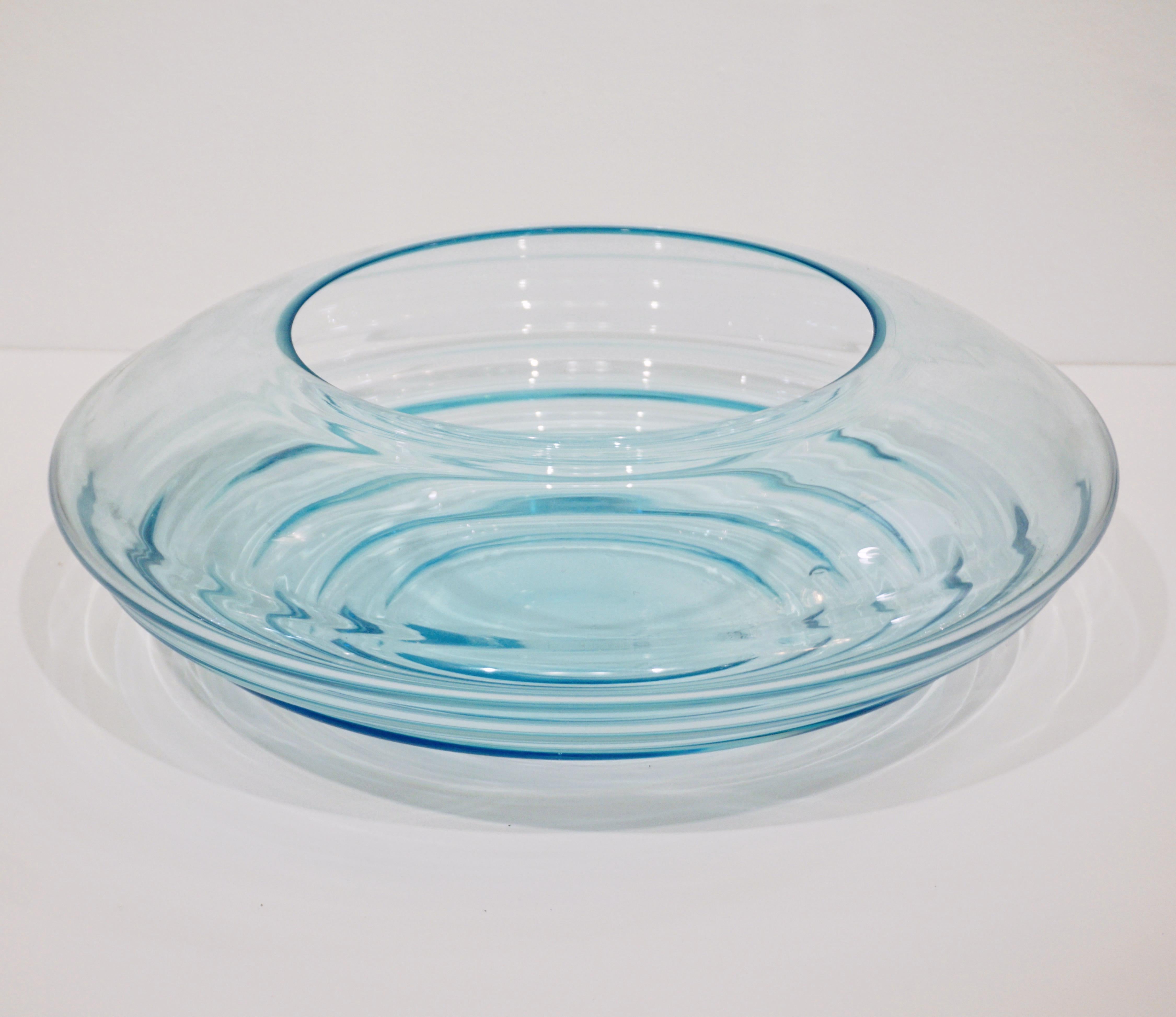 Giampaolo Ghisetti 1970s Vintage Round Aquamarine Blue Murano Glass Ribbed Bowl For Sale 2