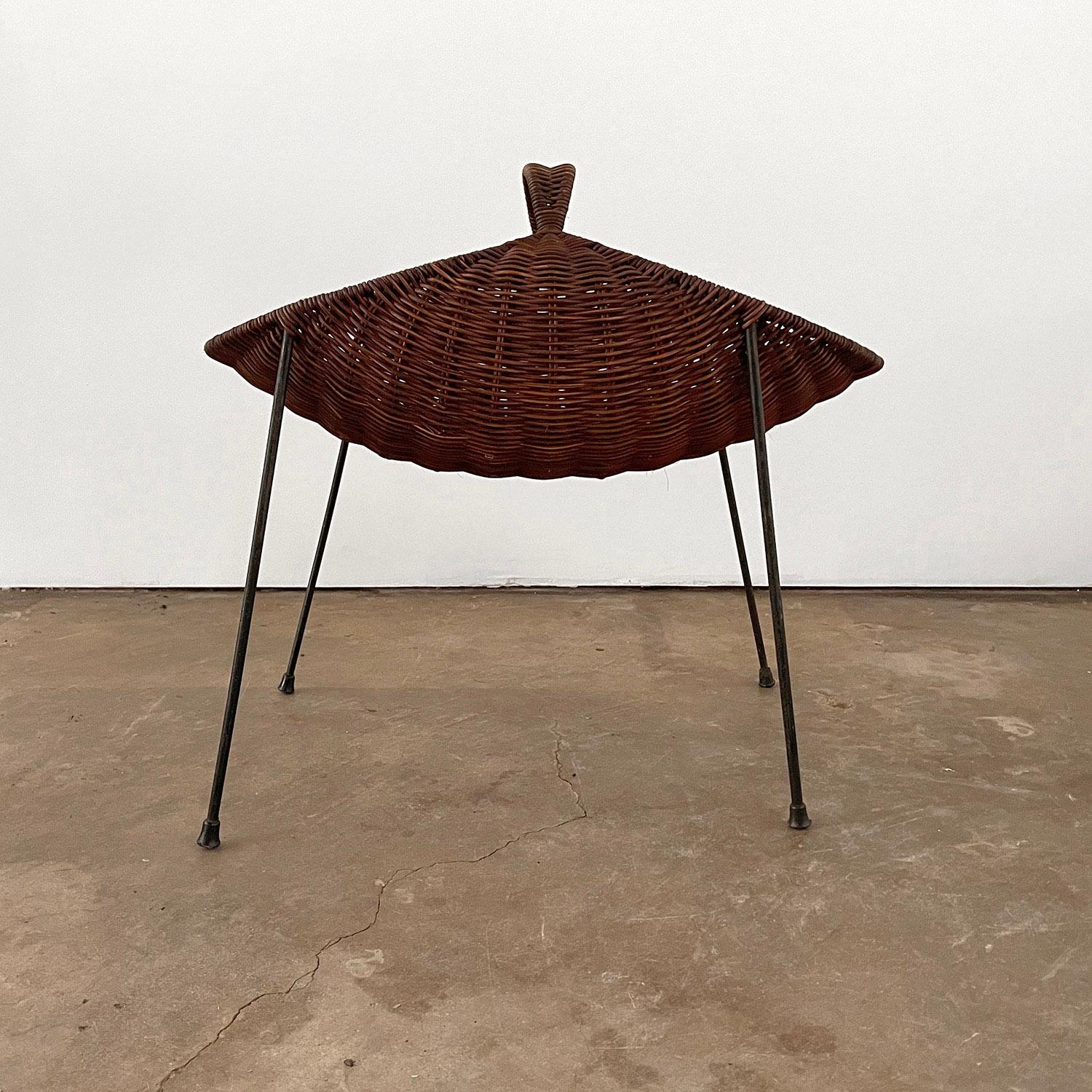 Gian Franco Legler Wicker Catch All Zeitungs-/Zeitschriftenständer aus Korbweide im Zustand „Gut“ im Angebot in Los Angeles, CA
