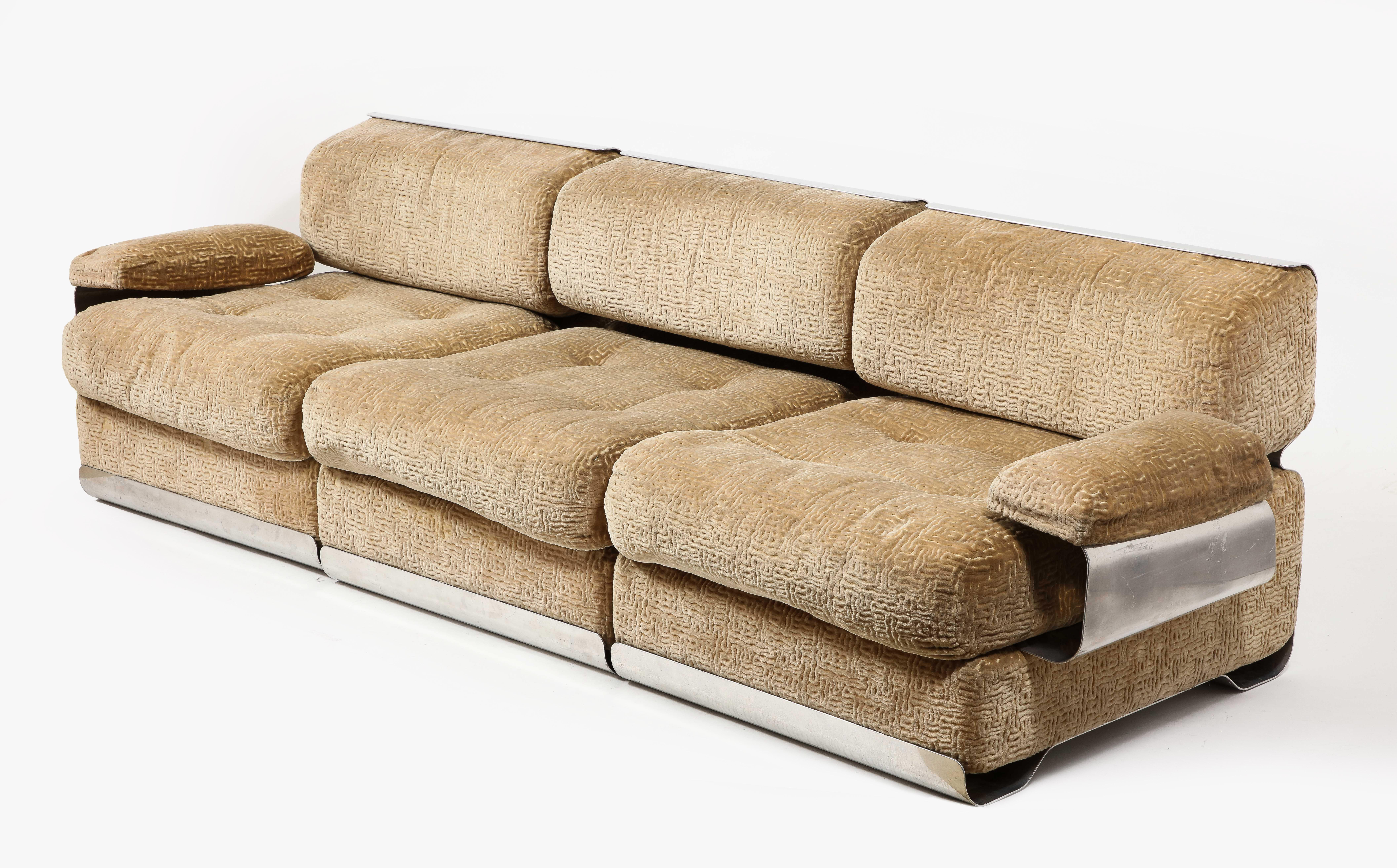 Gian Pietro Arosio, Three Aluminum & Velvet Armchairs Forming Sofa, Italy 1970's For Sale 4