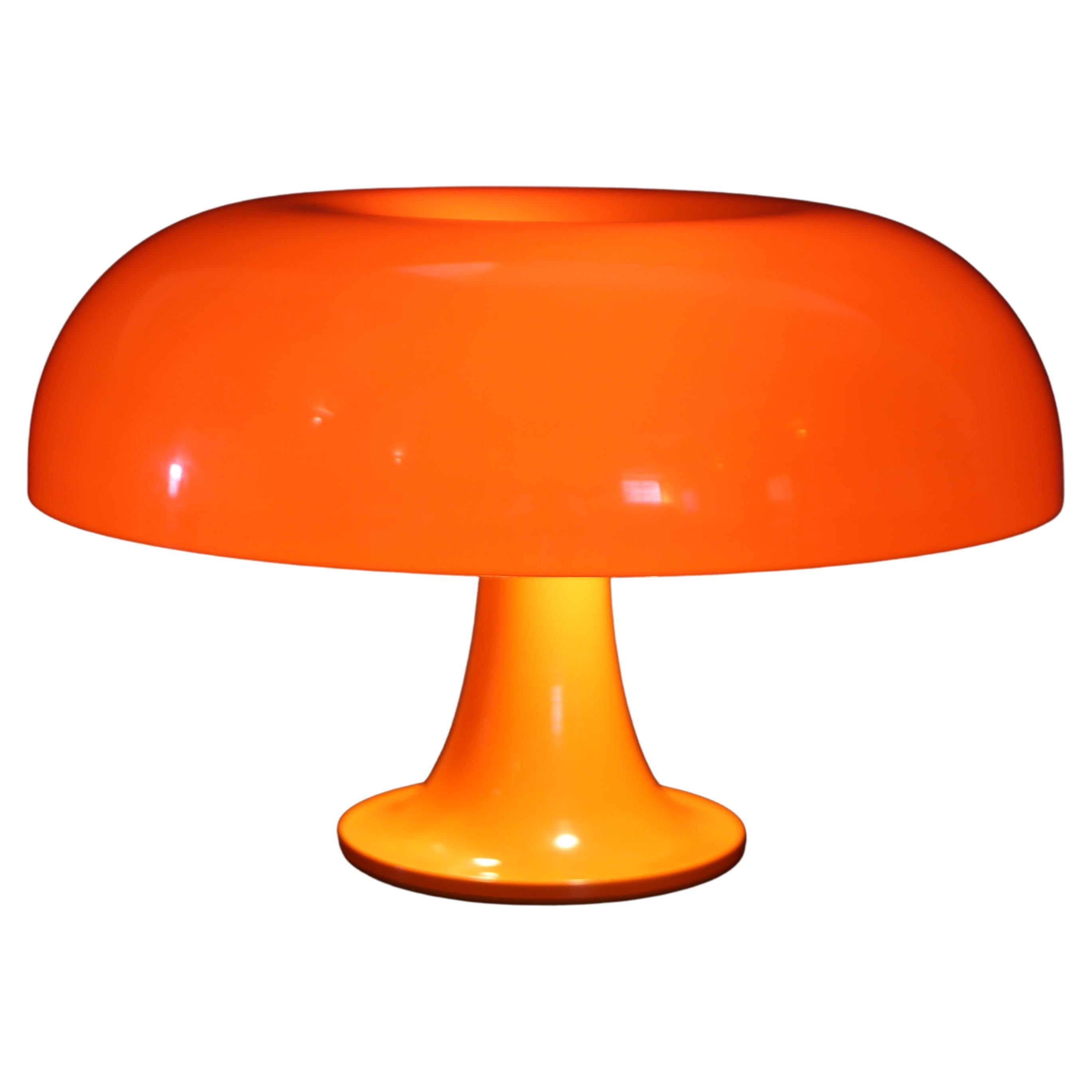 Giancarlo Mattioli  Nesso table lamp first edition artemide production 1960.