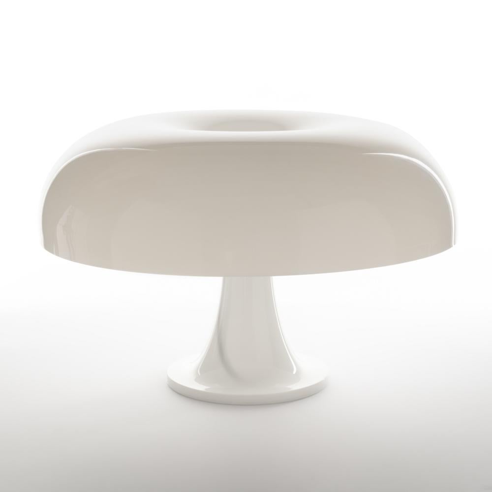 italien Lampe de Table 'Nesso' de Giancarlo Mattioli en Blanc pour Artemide en vente